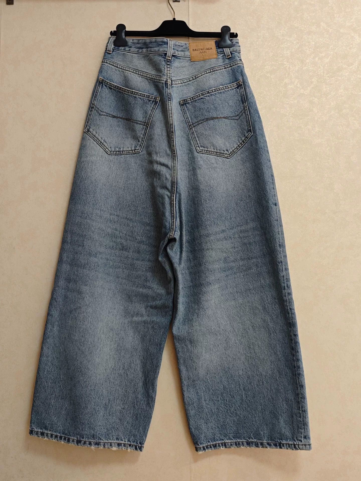 Balenciaga Balenciaga Show Washed Loose Jeans Size 25" / US 0 / IT 36 - 2 Thumbnail