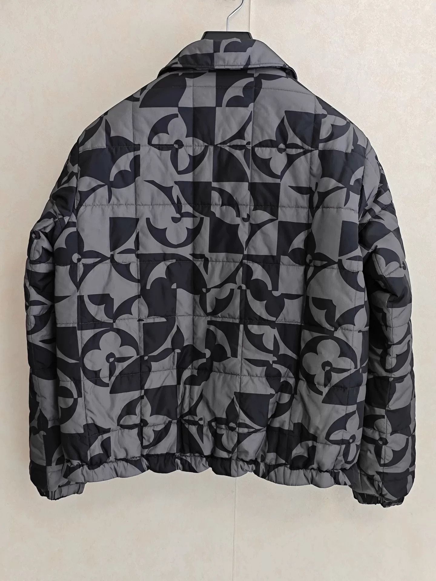 Louis Vuitton Louis Vuitton Monogram Black Puffer Jacket Size US M / EU 48-50 / 2 - 2 Thumbnail