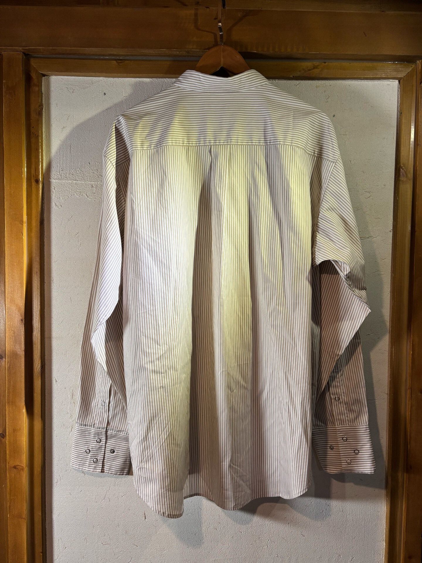 Beams Plus International Gallery Beams Multi-Button Shirt Size US L / EU 52-54 / 3 - 9 Thumbnail