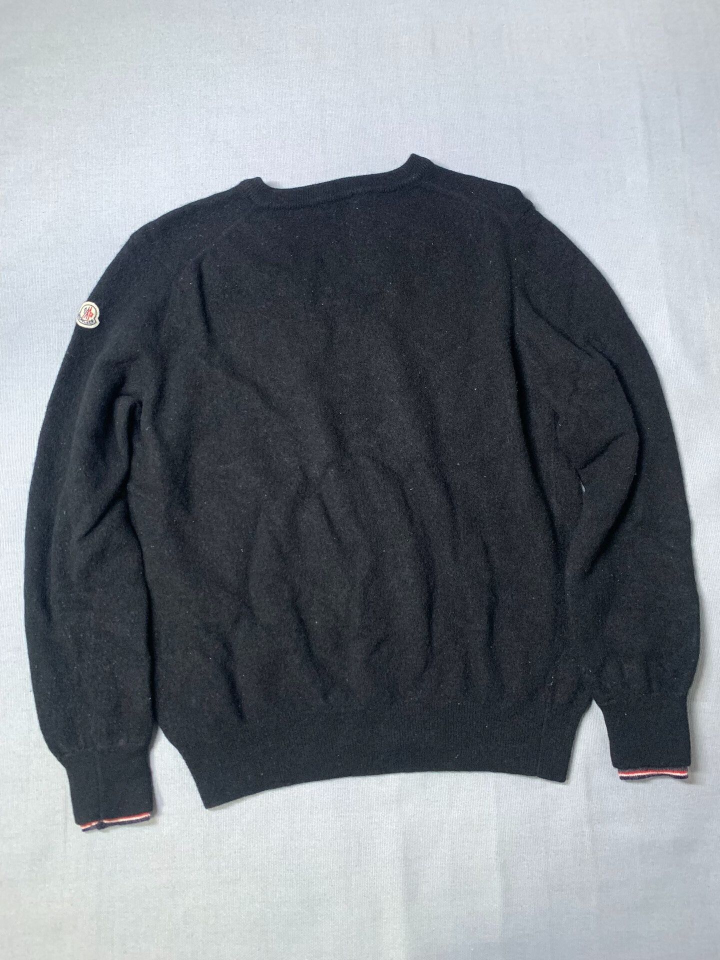Moncler Moncler V-neck Logo Stripe Sweater Size US XXL / EU 58 / 5 - 2 Thumbnail