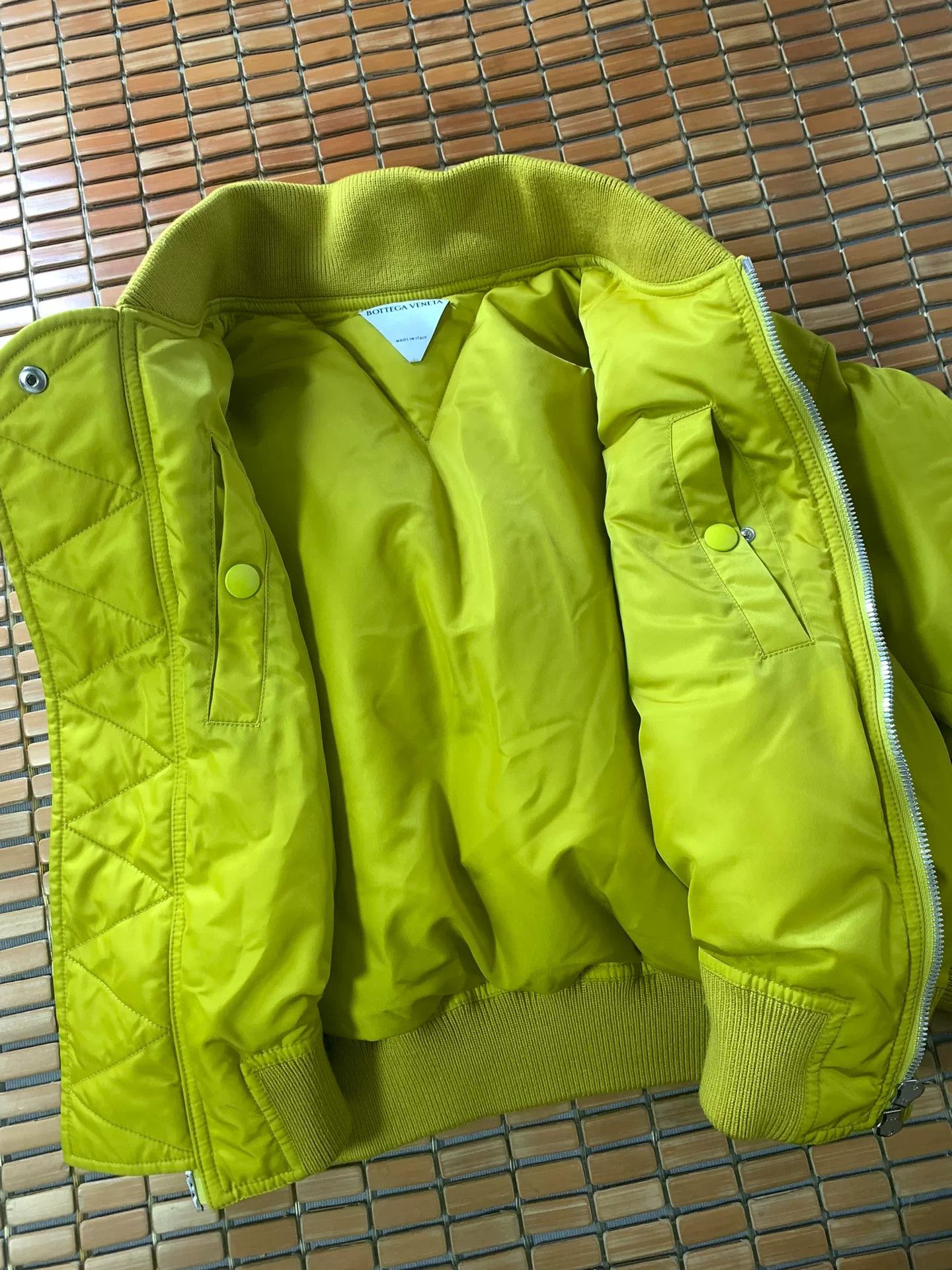 Bottega Veneta Bottega Veneta Short Yellow Down Pilot Jacket Size L / US 10 / IT 46 - 5 Thumbnail