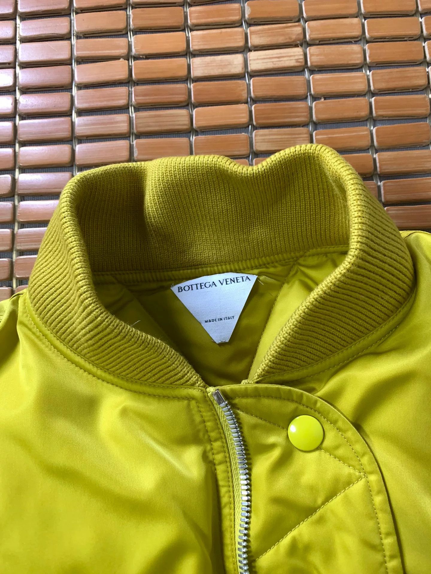 Bottega Veneta Bottega Veneta Short Yellow Down Pilot Jacket Size L / US 10 / IT 46 - 3 Thumbnail
