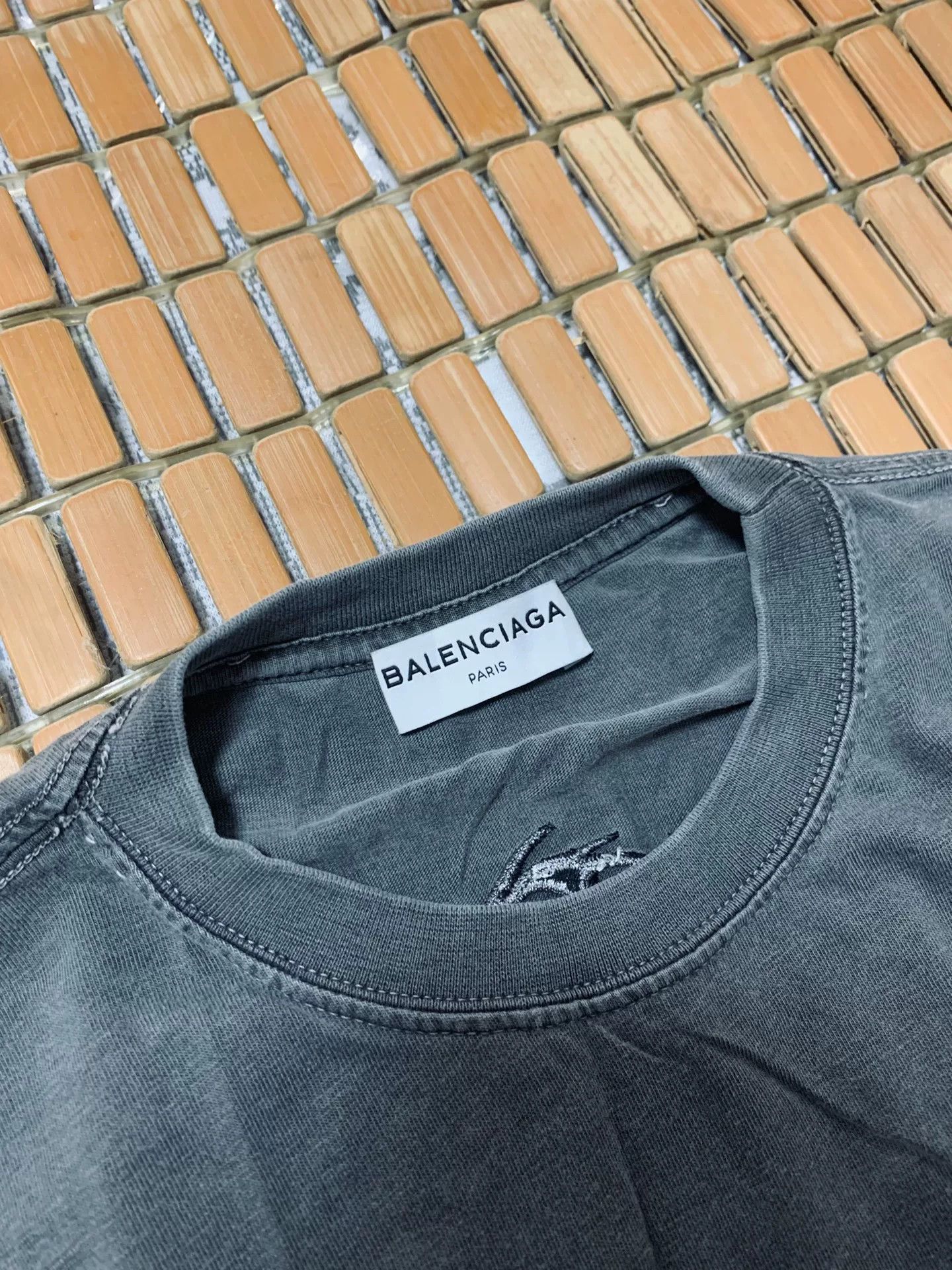 Balenciaga Balenciaga Washed Sanskrit Embroidery Tee Size US S / EU 44-46 / 1 - 5 Thumbnail
