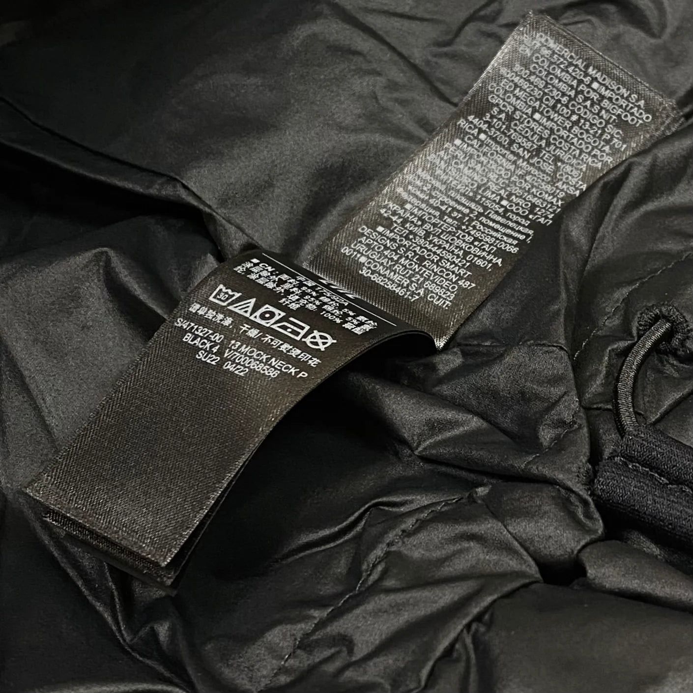 Yeezy Gap Engineered by Balenciaga Mock Neck Pullover - Black Size US L / EU 52-54 / 3 - 7 Thumbnail