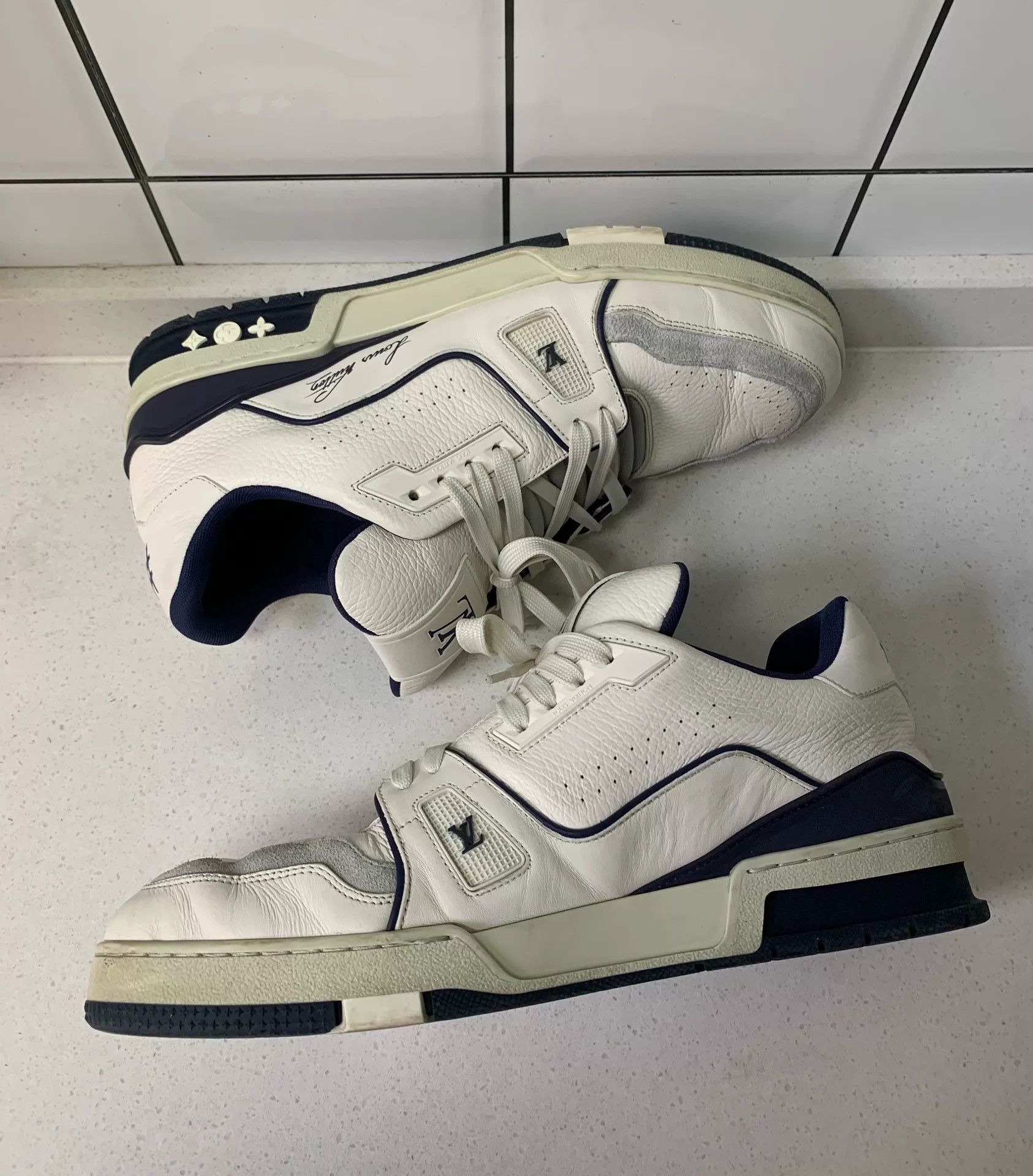 Louis Vuitton Louis Vuitton Trainer White Blue Cement Size US 9 / EU 42 - 5 Thumbnail