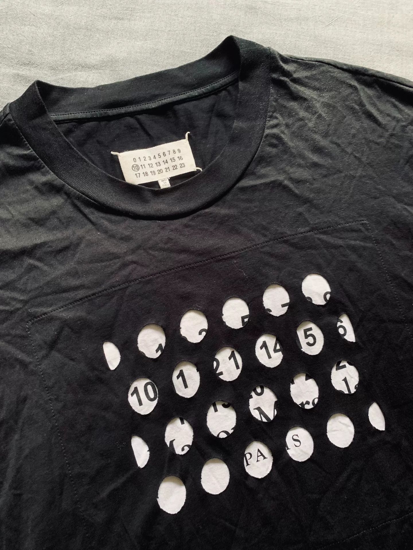 Maison Margiela Maison Margiela Hollow Number T-Shirt Size US M / EU 48-50 / 2 - 3 Thumbnail