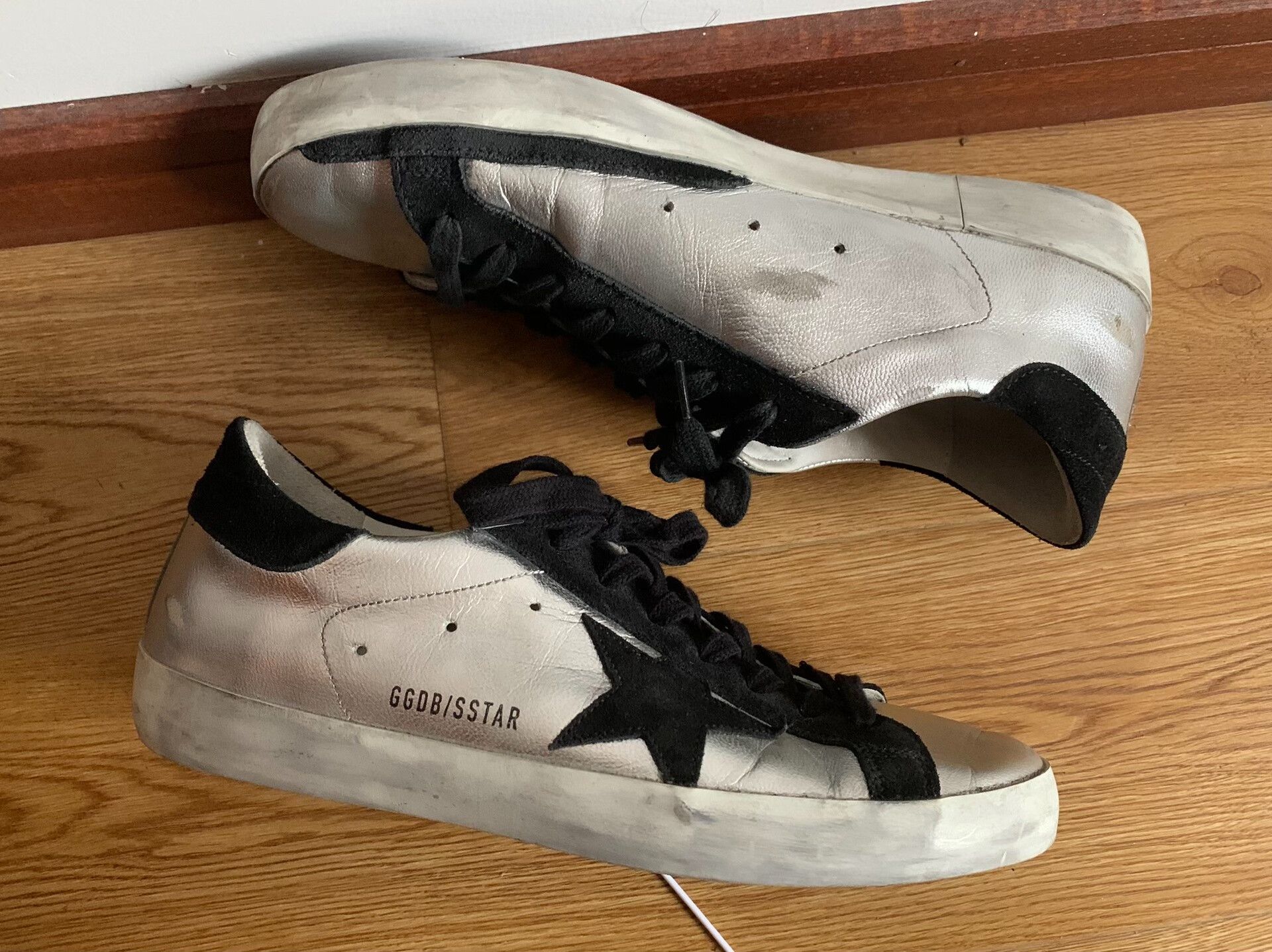 Golden Goose Golden Goose Low-Top Distressed Liquid Silver Sneakers Size US 8 / EU 41 - 3 Thumbnail