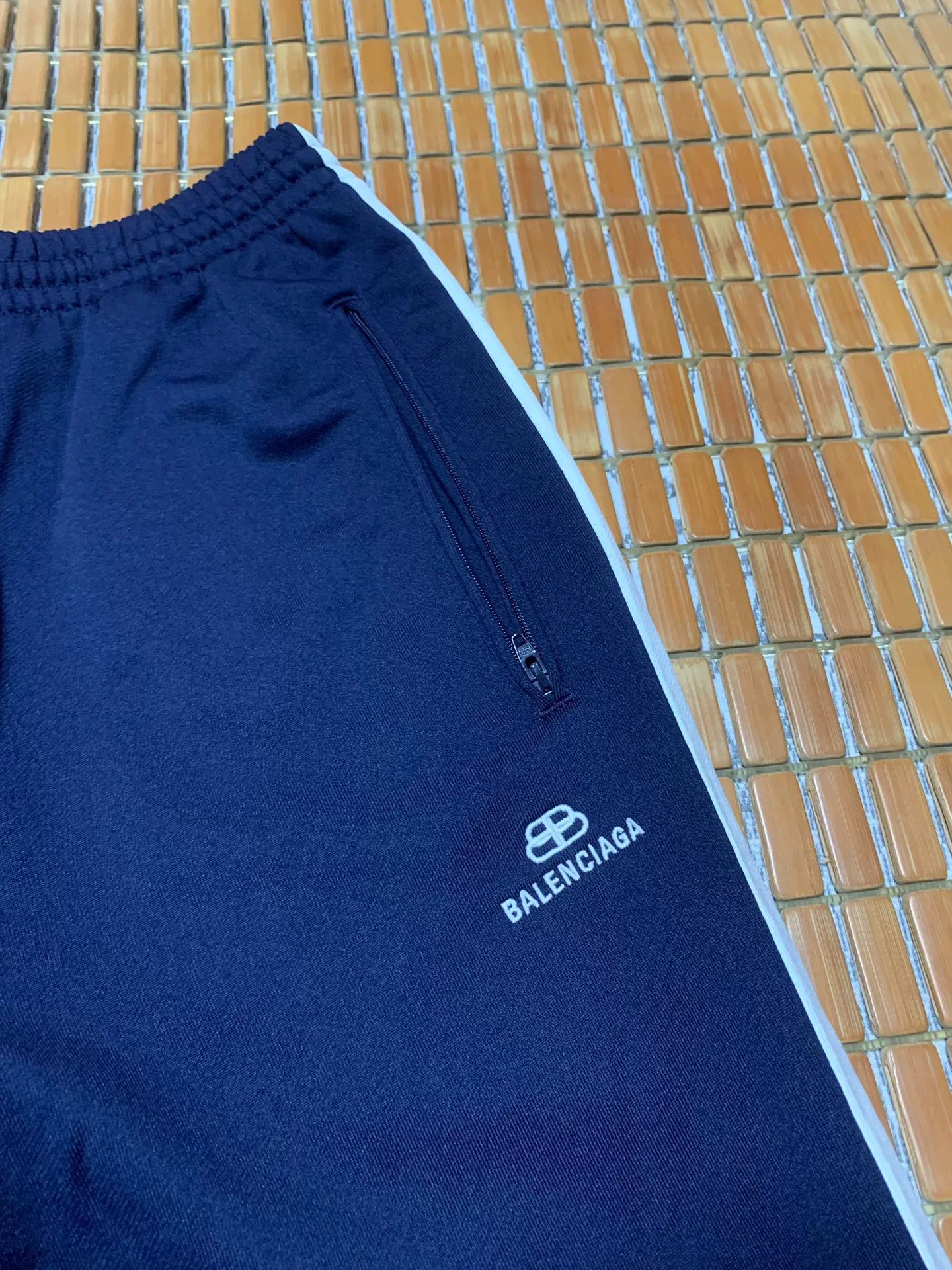 Balenciaga Balenciaga Logo Embroidery Sweatpants Size US 30 / EU 46 - 2 Thumbnail