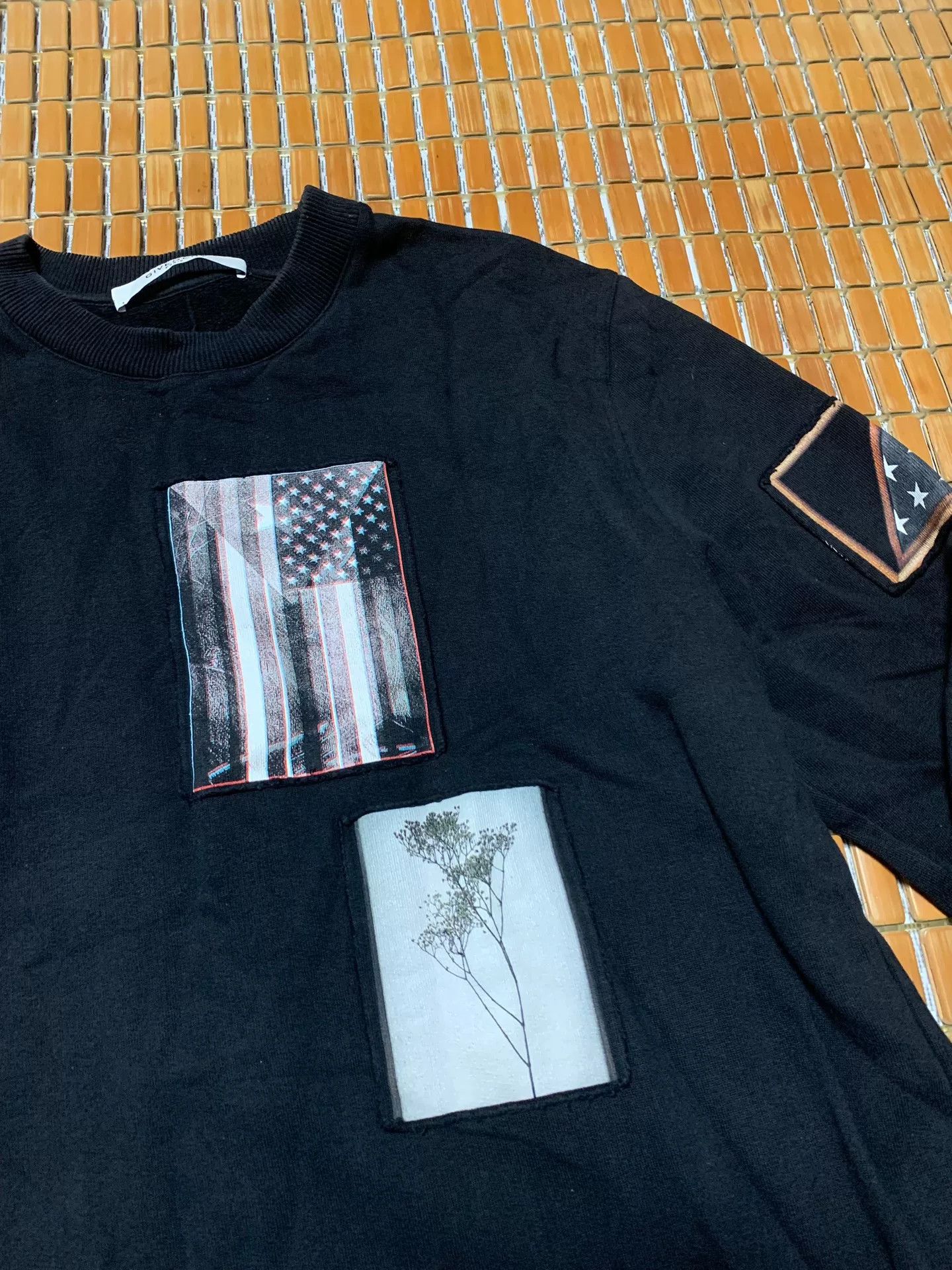 Givenchy Givenchy Montage Flag Patch Sweatshirt Size US M / EU 48-50 / 2 - 2 Thumbnail