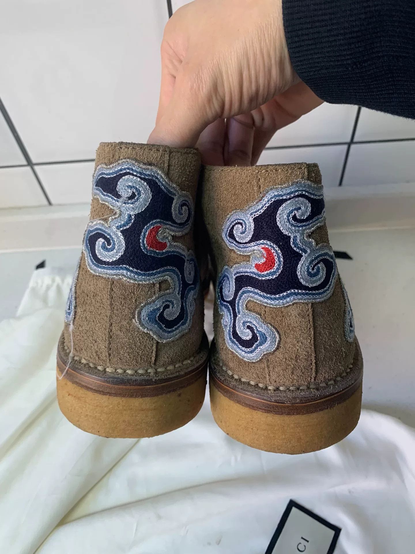 Gucci Gucci Tiger Embroidery Suede Desert Boots Size US 7 / EU 40 - 5 Thumbnail