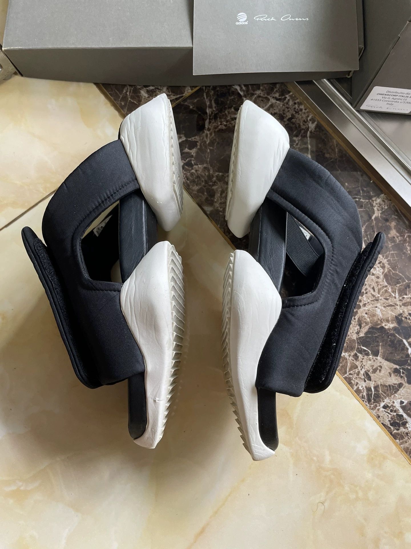Rick Owens Rick Owens x Adidas Tank Slides AQ2822 Size US 7 / EU 40 - 6 Thumbnail