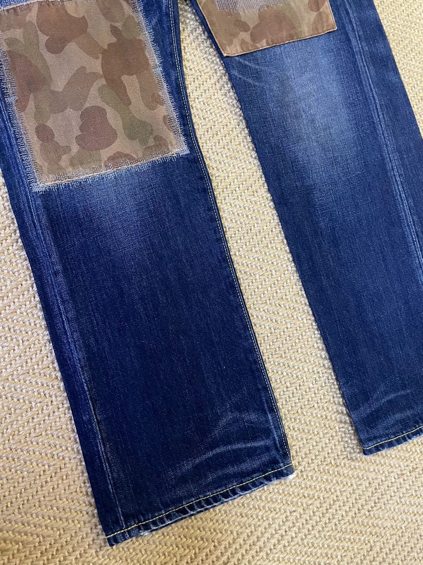 Bape BAPE Camo Patch Distressed Jeans Size US 26 / EU 42 - 4 Thumbnail