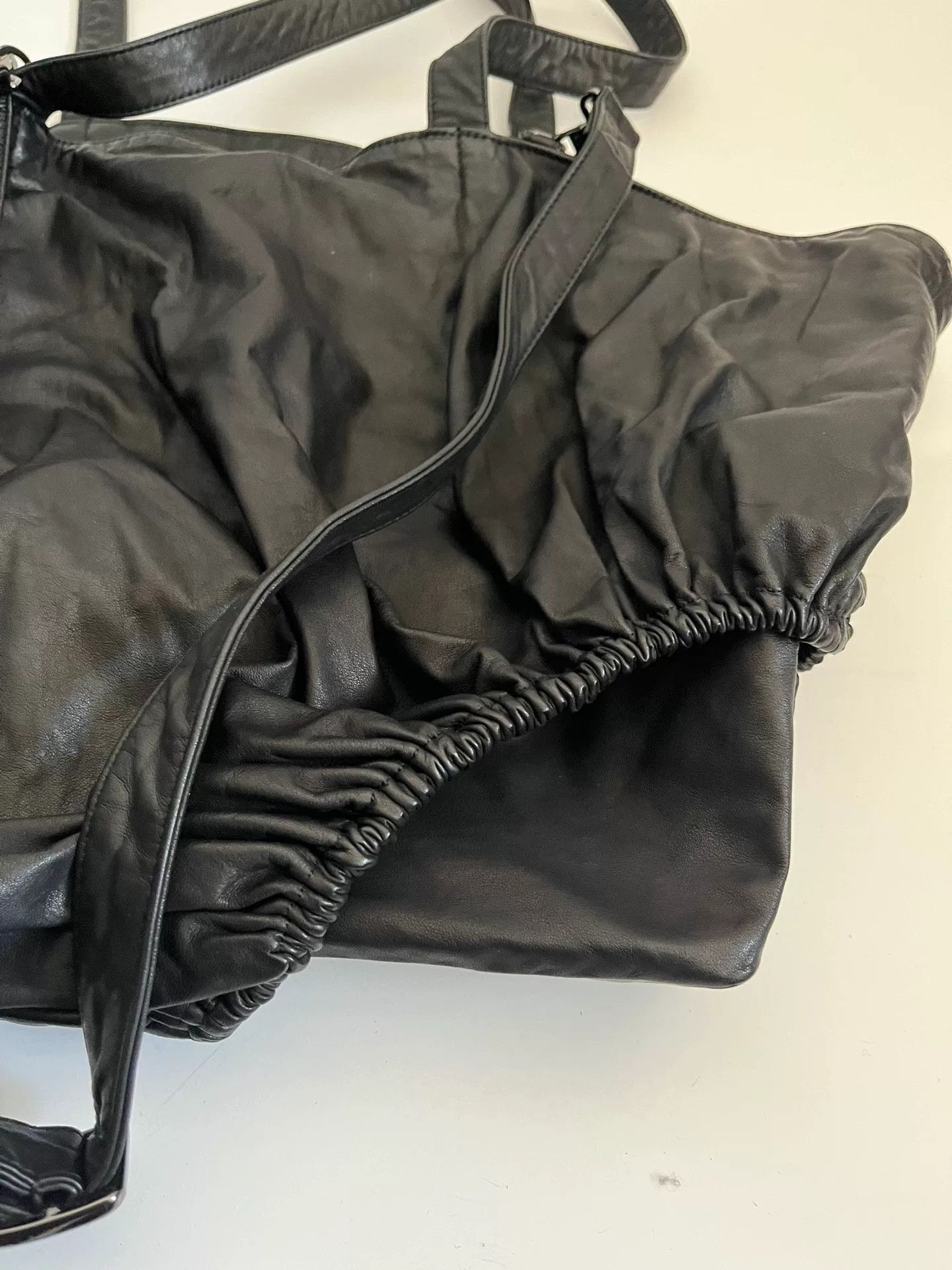 Yohji Yamamoto Yohji Yamamoto Discord Irregular Tote Size ONE SIZE - 5 Thumbnail