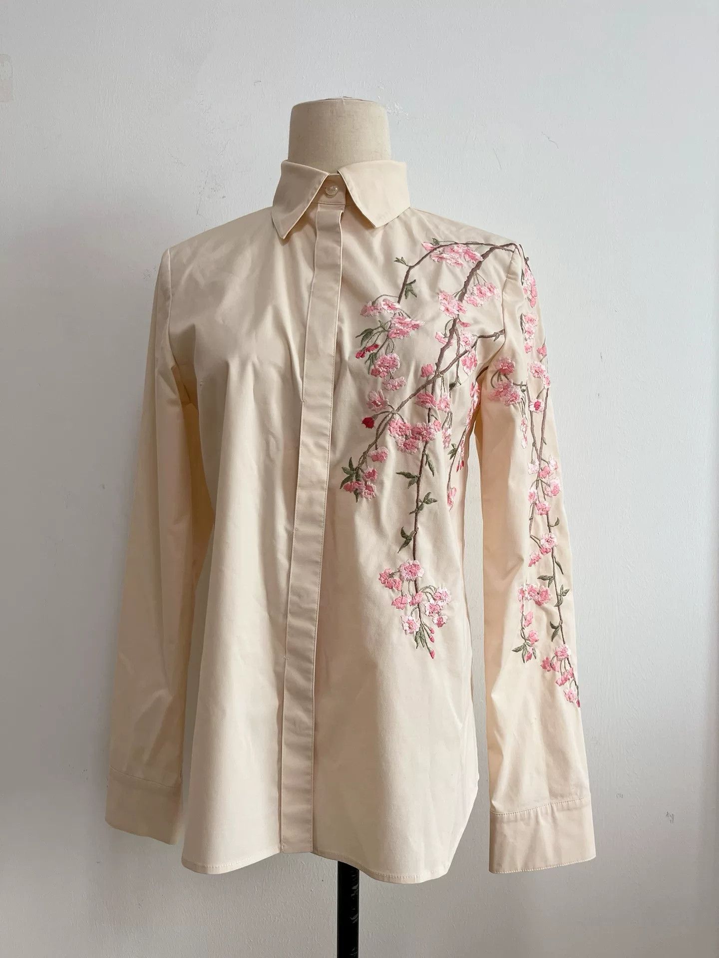 Vivienne Tam Vivienne Tam Floral Embroidered Shirt Size XS / US 0-2 / IT 36-38 - 4 Thumbnail