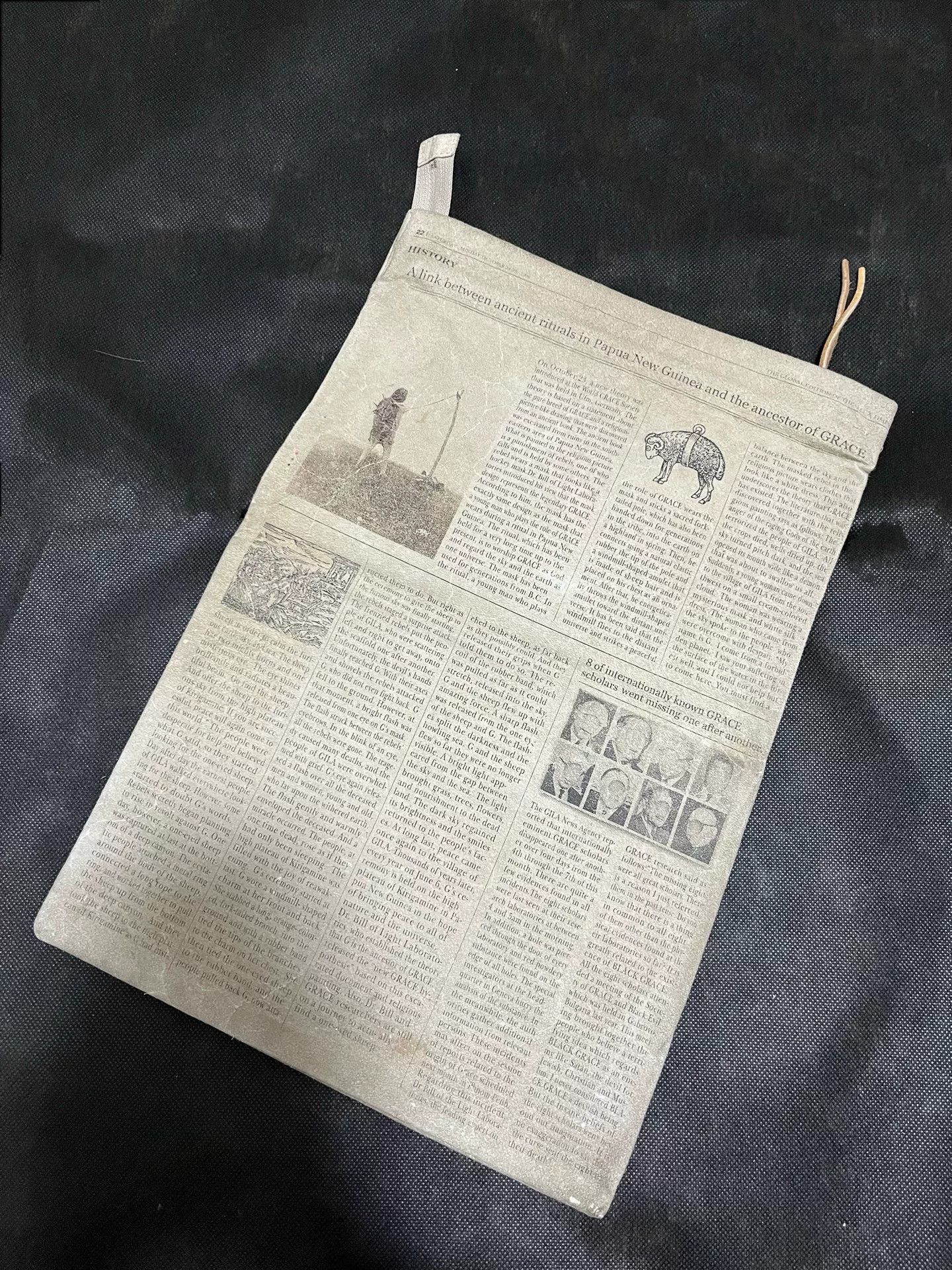 Undercover Undercover Grace Newspaper Print Clutch Size ONE SIZE - 2 Thumbnail