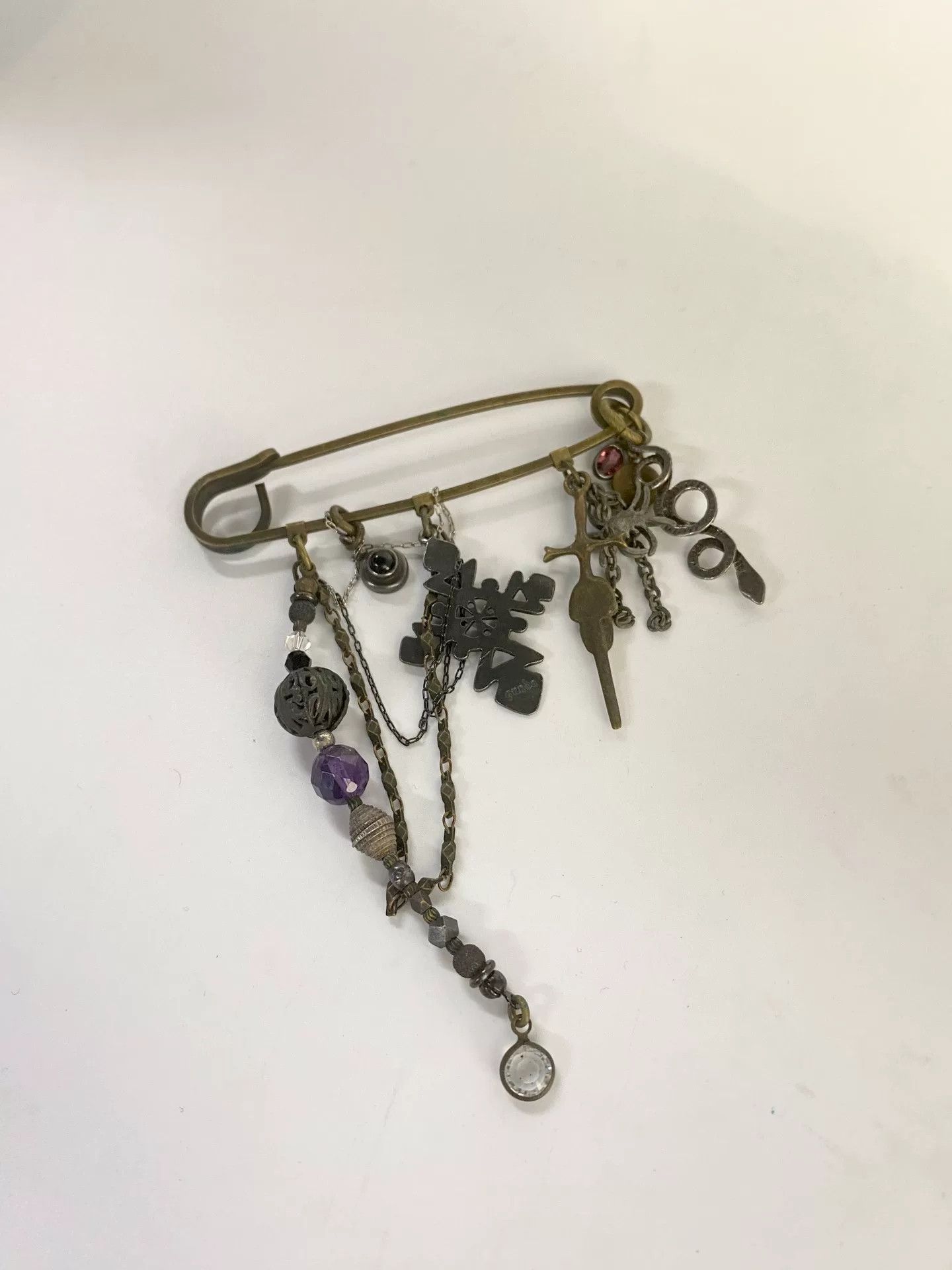 Gunda Gunda Gem Brooch Pin Size ONE SIZE - 3 Thumbnail