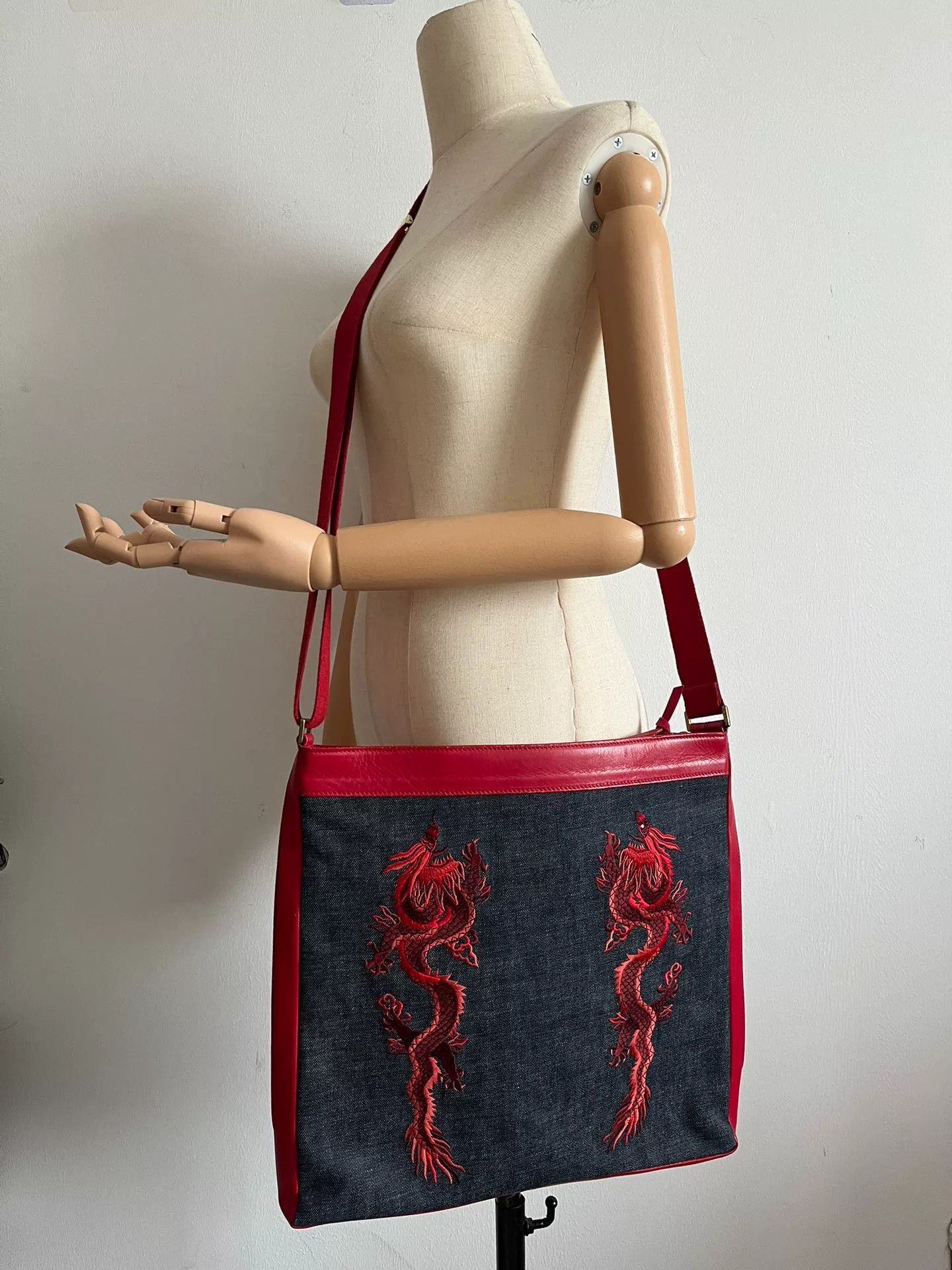 Vivienne Tam Vivienne Tam Dragon Crossbody Bag Size ONE SIZE - 2 Thumbnail
