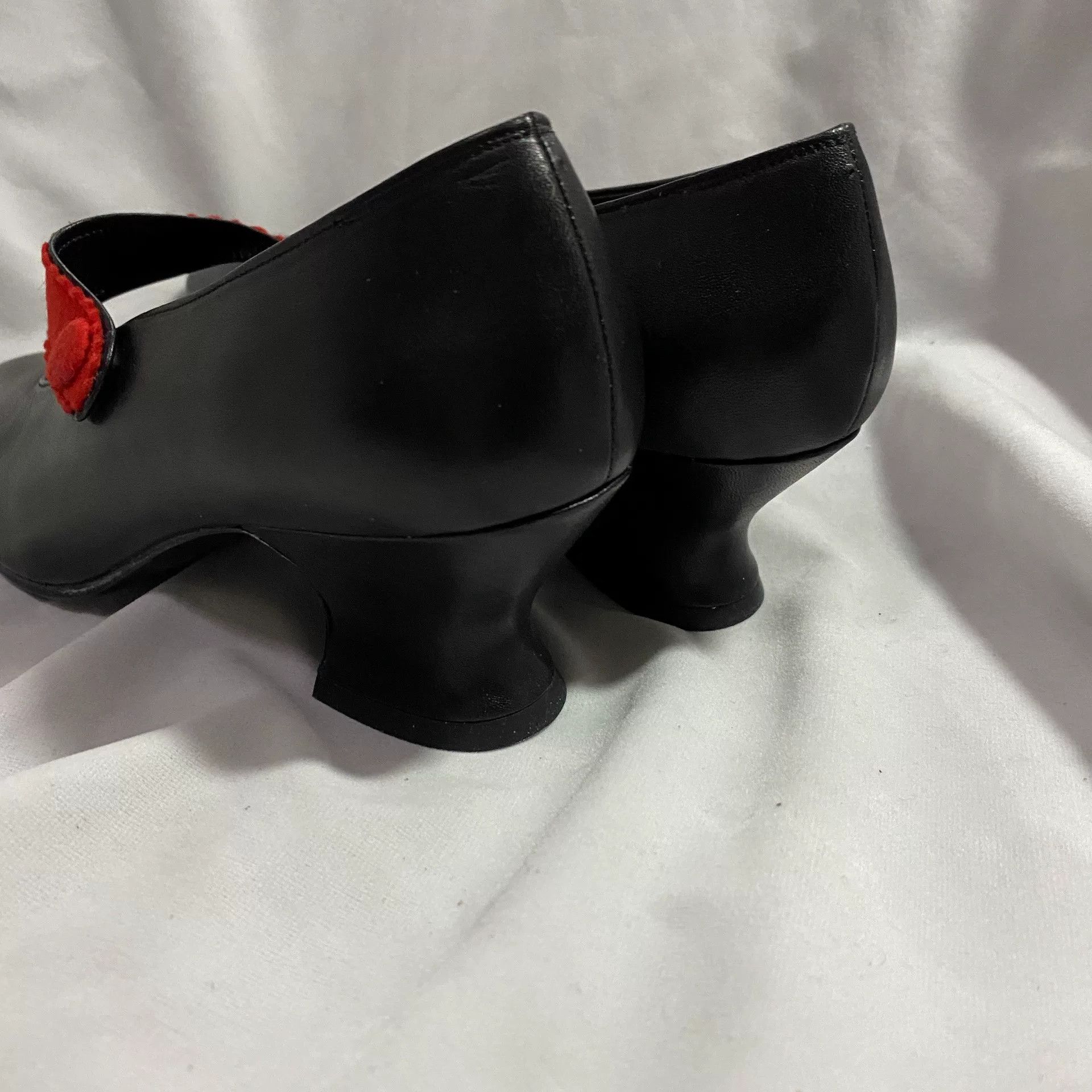 Comme des Garcons Comme des Garçons Mary Jane Leather Kitten Heels Size US 5 / IT 35 - 6 Thumbnail