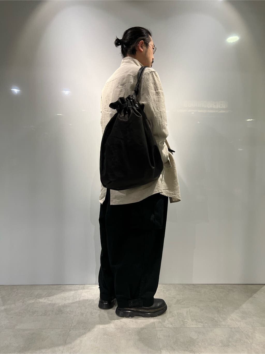Yohji Yamamoto Yohji Yamamoto Drawstring Crossbody Handbag Size ONE SIZE - 6 Thumbnail