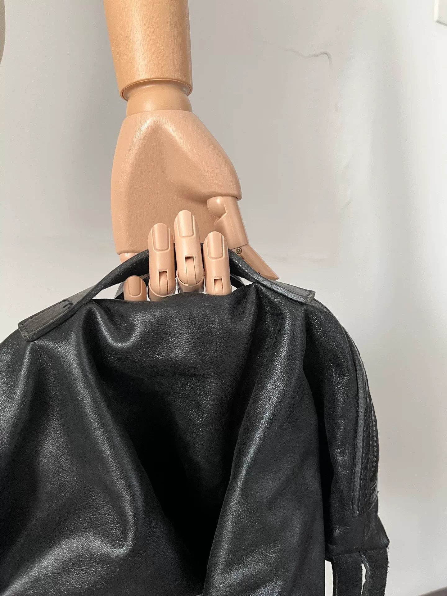 Yohji Yamamoto Yohji Yamamoto Drawstring Crossbody Handbag Size ONE SIZE - 5 Thumbnail