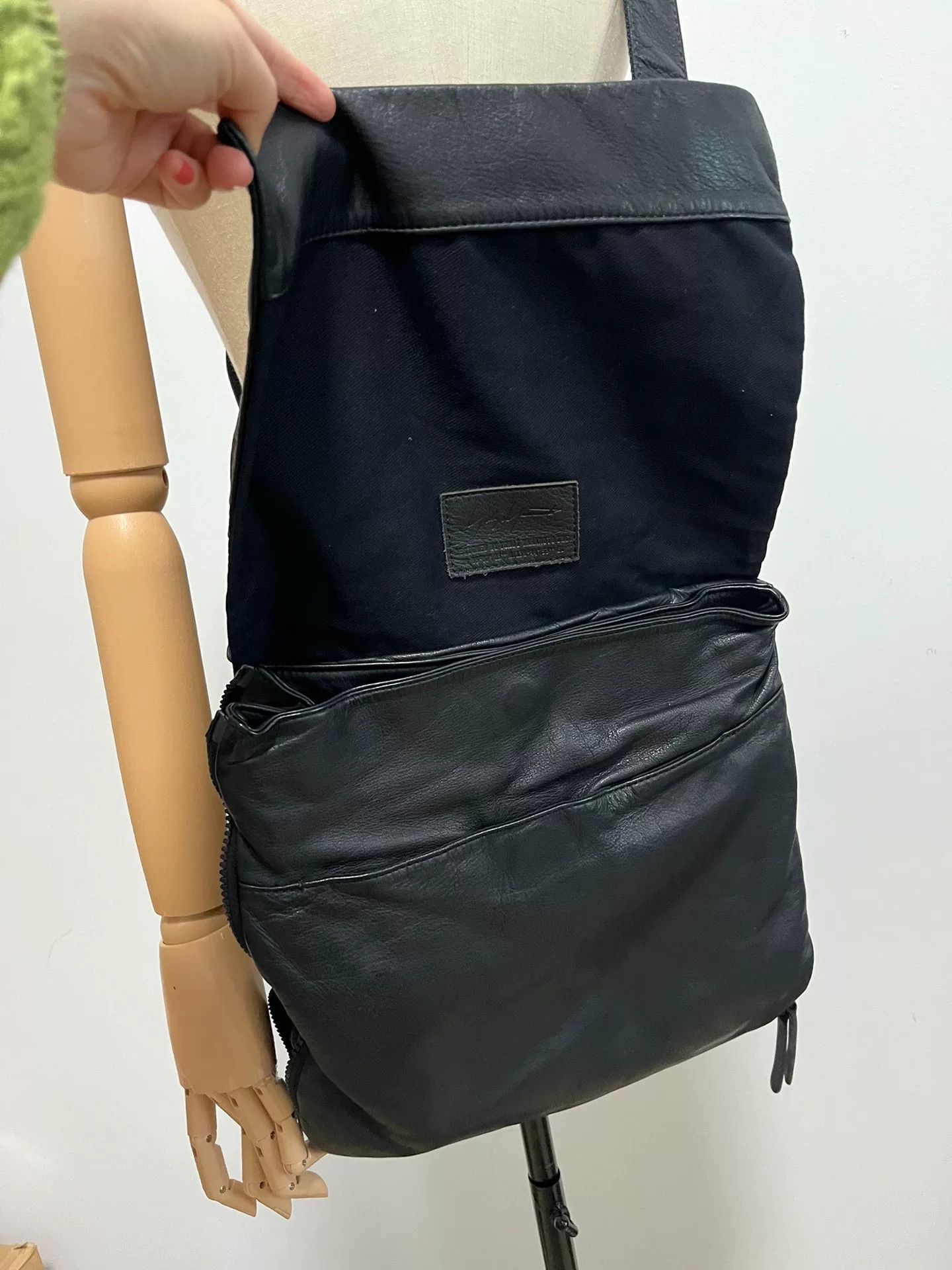 Yohji Yamamoto Yohji Yamamoto Black Leather Crossbody Bag Size ONE SIZE - 3 Thumbnail