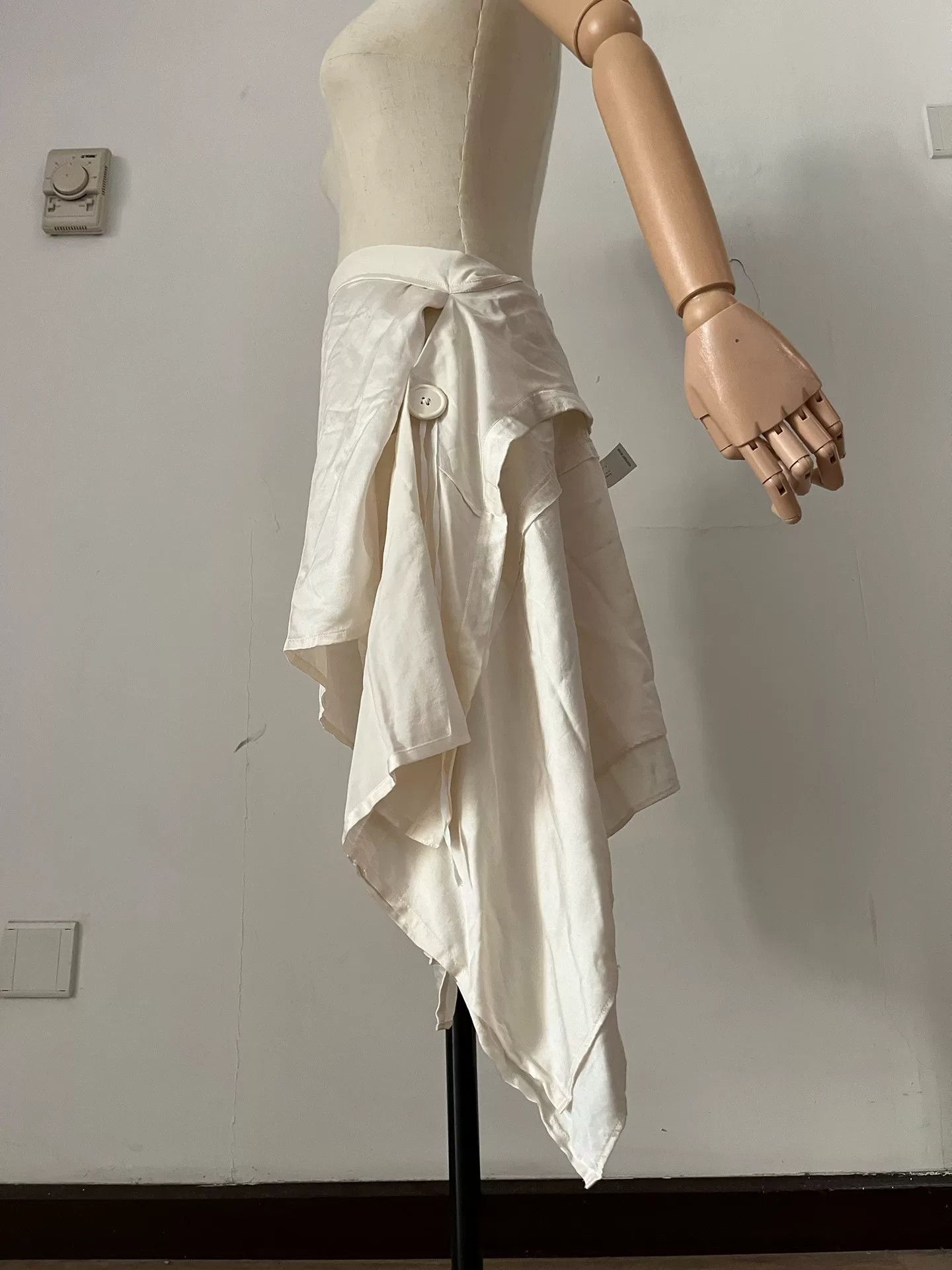 Ann Demeulemeester Ann Demeulemeester Silk Dual-Use Skirt Shawl Size ONE SIZE - 4 Thumbnail