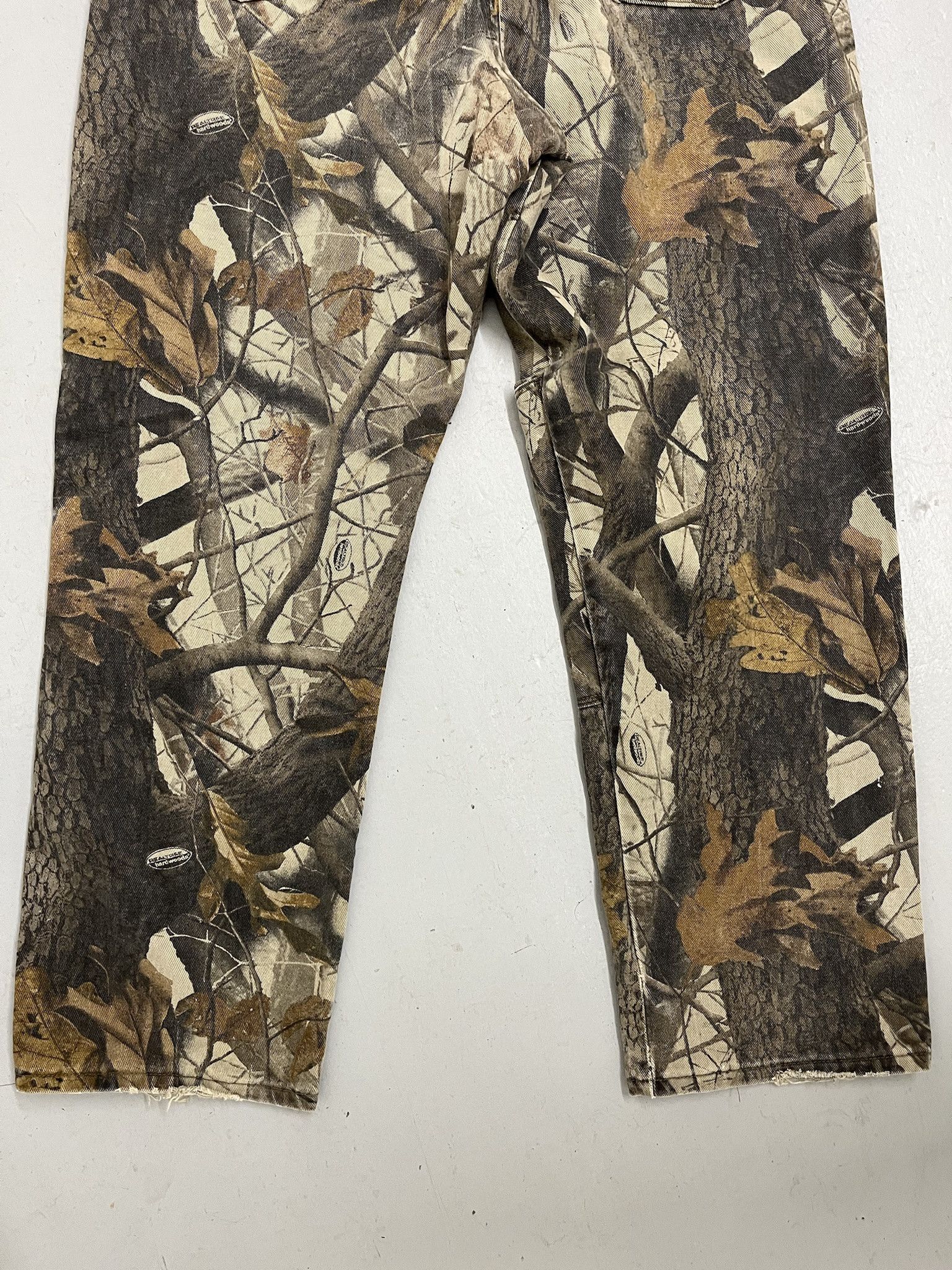 Vintage Vintage Realtree Camo Pants 2000s Wrangler Camo Print Jeans Size 37X30 Size US 37 - 8 Thumbnail