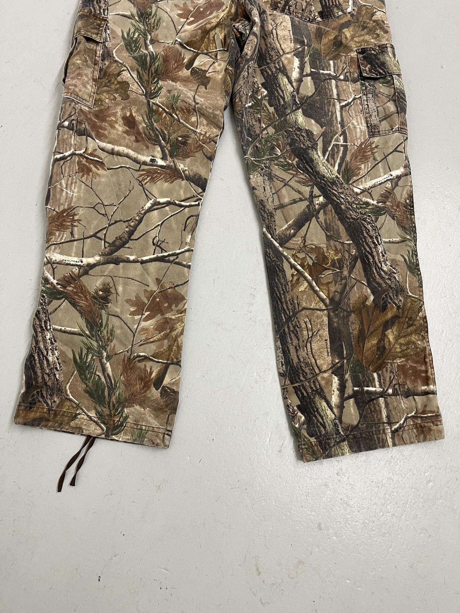 Vintage Vintage Realtree Camo Cargo Pants Size 38 Size US 38 / EU 54 - 5 Thumbnail