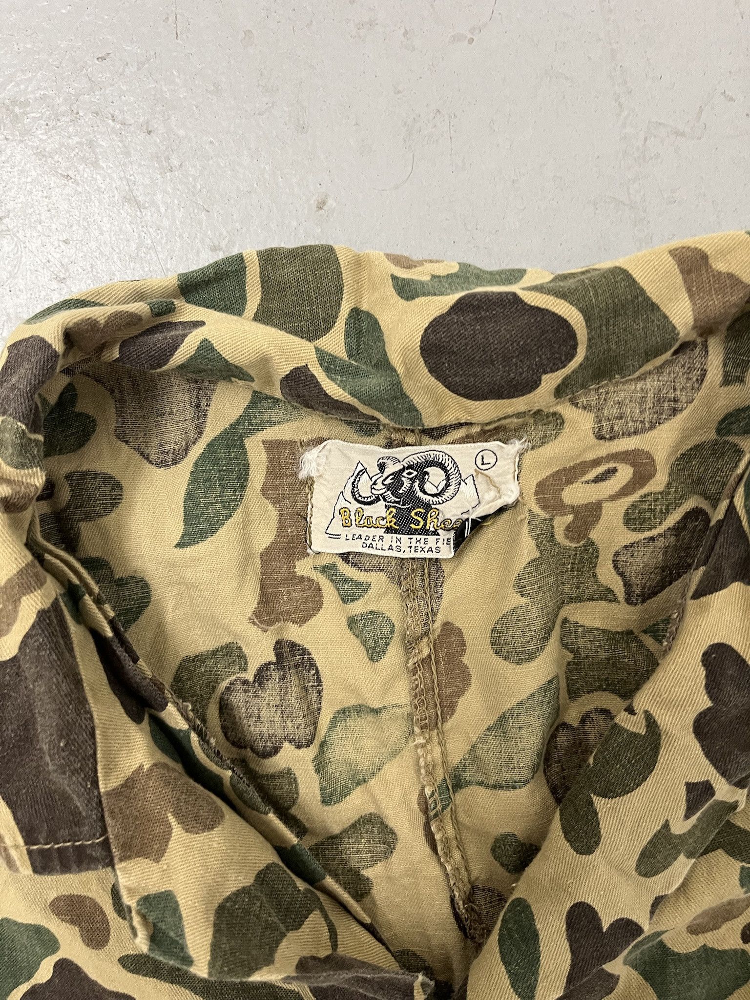 Carhartt × Vintage Vintage 1980s Black Sheep Camo Coverall One Piece Overall Size M Size US M / EU 48-50 / 2 - 4 Thumbnail