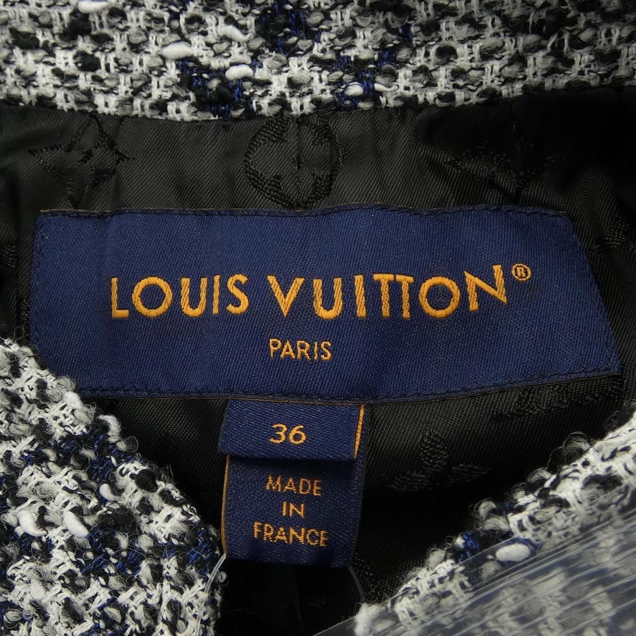 Louis Vuitton Louis Vuitton Louis Vuitton Coat Textile Outerwear FRCO30MCP DUTY FREE for USA Size ONE SIZE - 4 Thumbnail