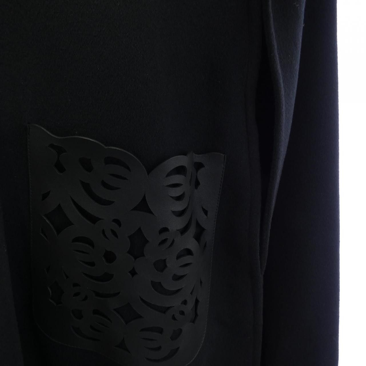 Fendi Fendi Fendi FF8338 W1D Wool Cape Textile Outerwear FF8338 W1D DUTY FREE for USA Size ONE SIZE - 6 Thumbnail