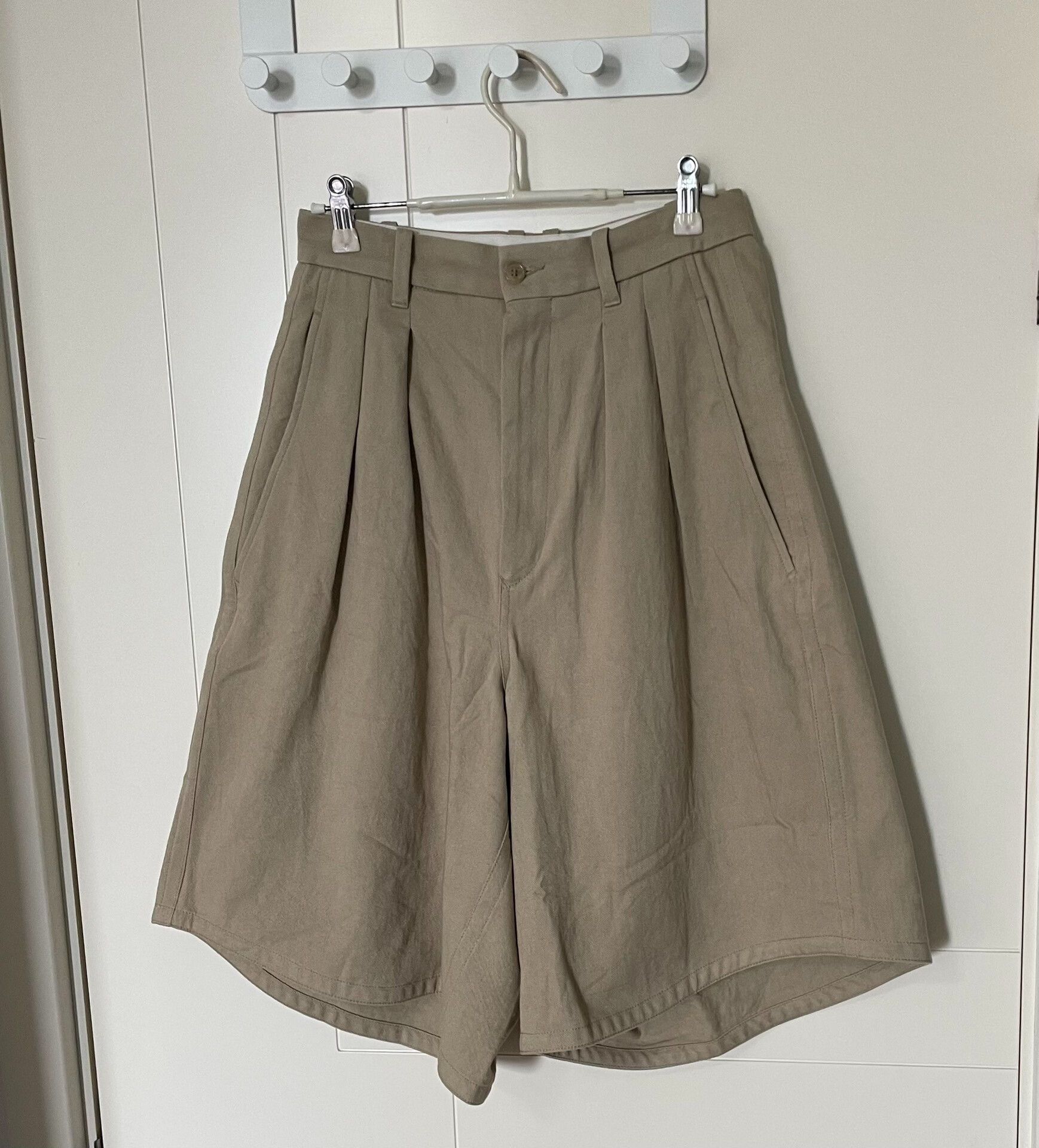 Hed Mayner Hed Mayner 22SS Runway Pleated Bermuda Shorts Size US 27 - 2 Thumbnail
