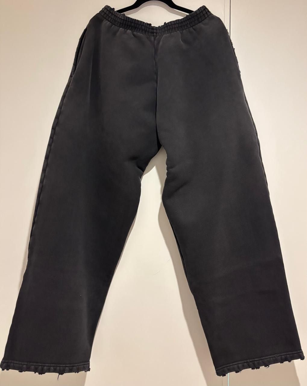 Balenciaga SEE NOW BUY NOW Baggy Sweatpants in Washed Black Size US 32 / EU 48 - 3 Thumbnail