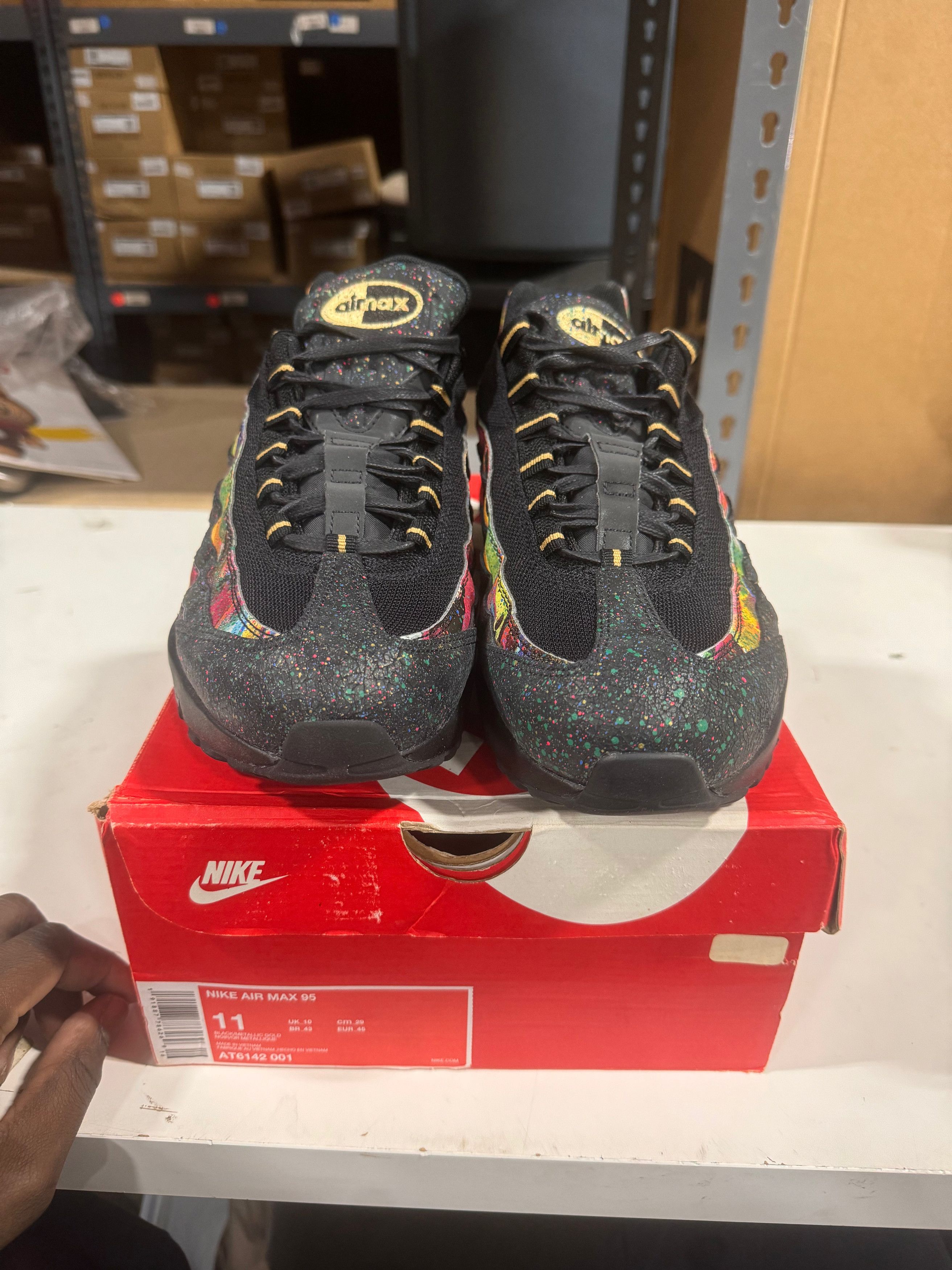 Nike PRE OWNED Air Max 95 Galaxy Splatter *Conditional* Size US 11 / EU 44 - 3 Thumbnail