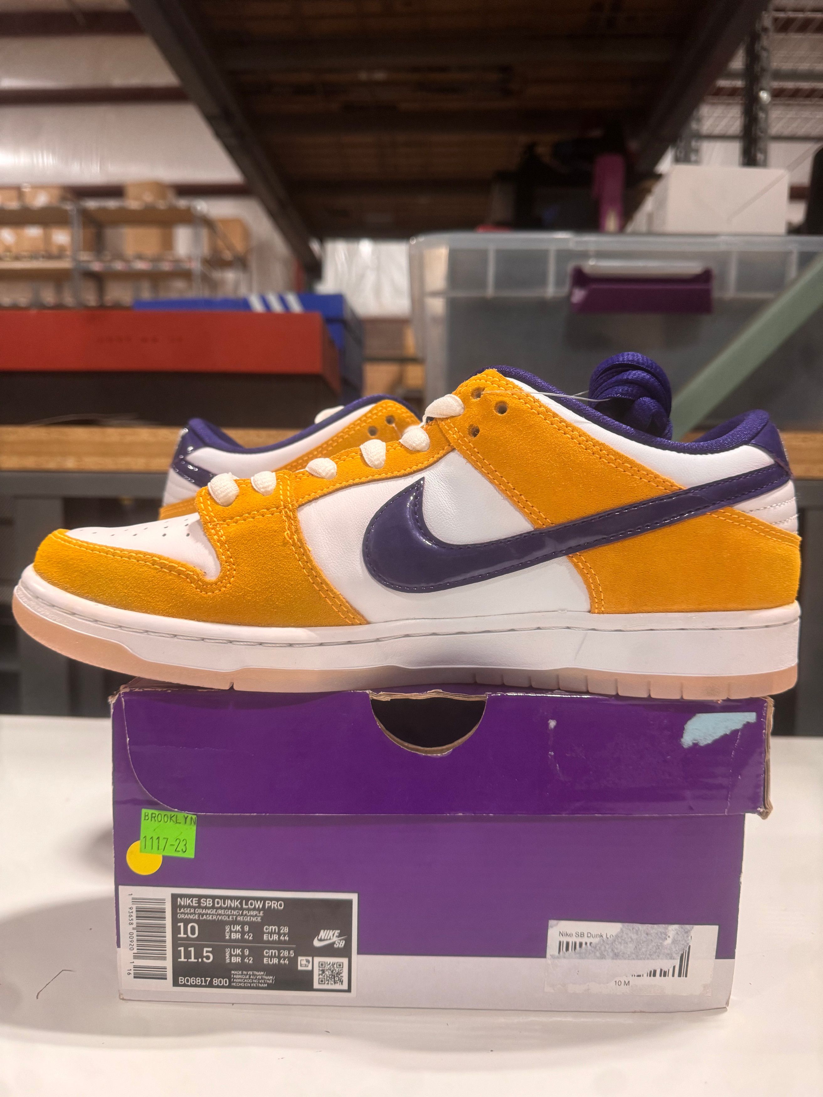 Nike PRE OWNED Dunk Low Laser Orange *Conditional* DS Size US 10 / EU 43 - 2 Thumbnail
