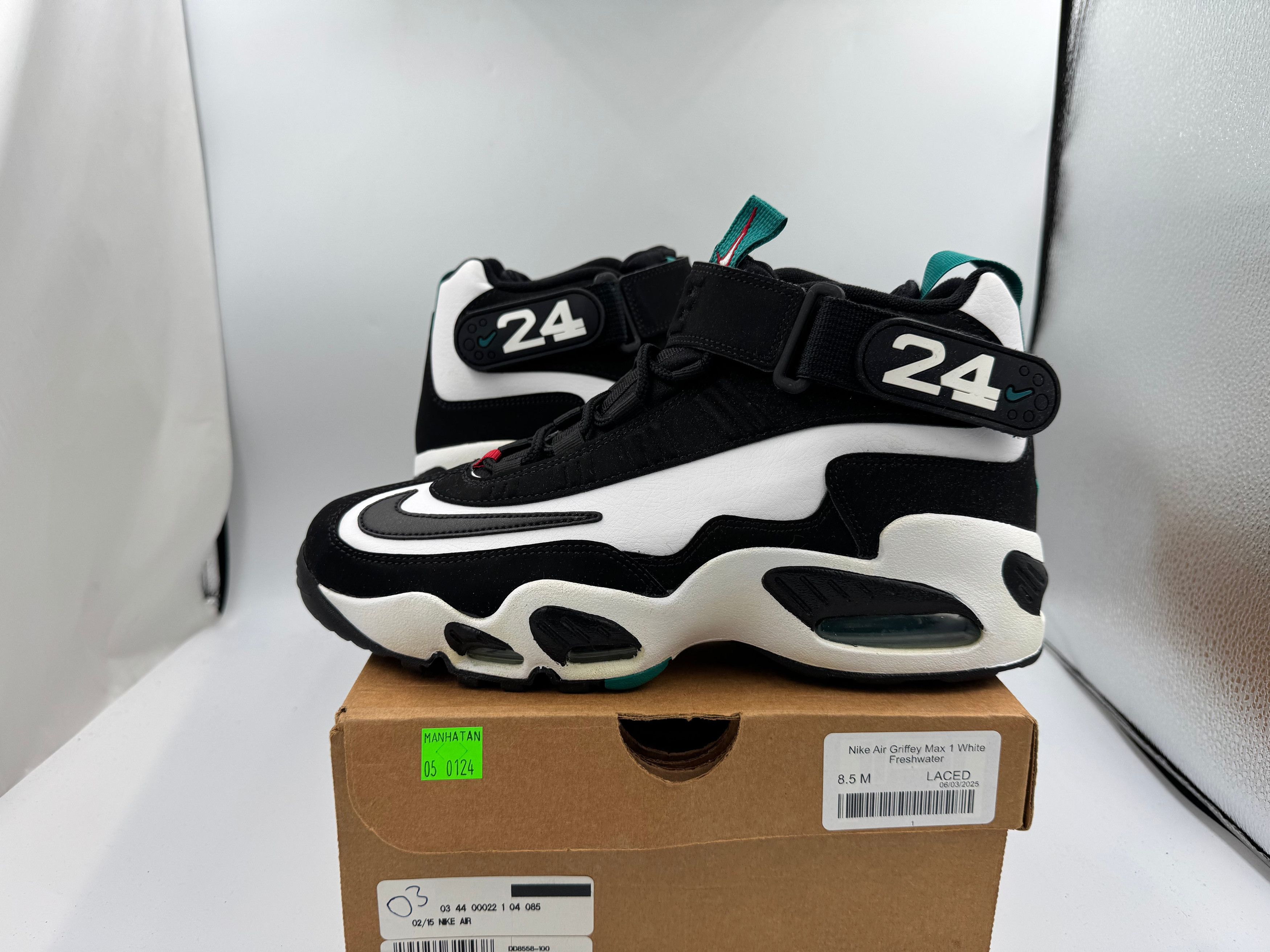 Nike PRE OWNED Air Griffey Max 1 Freshwater Conditional Size US 8.5 / EU 41-42 - 2 Thumbnail