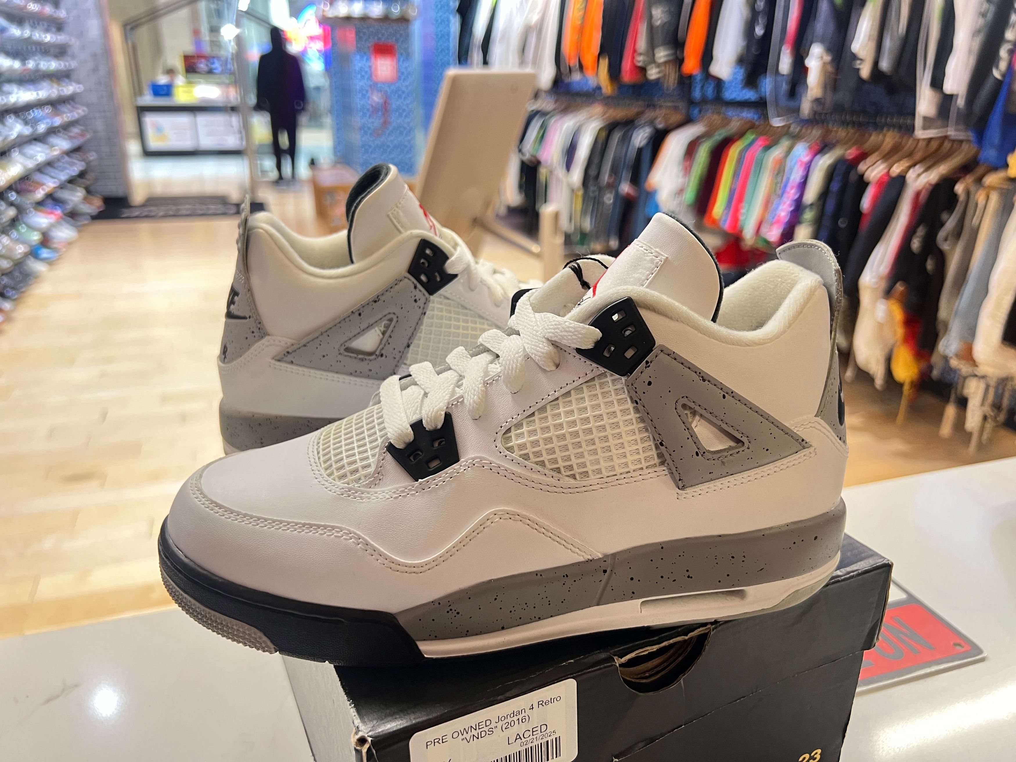 Jordan Brand PRE OWNED Jordan 4 Retro "VNDS" (2016) Size US 6.5 / EU 39-40 - 2 Thumbnail