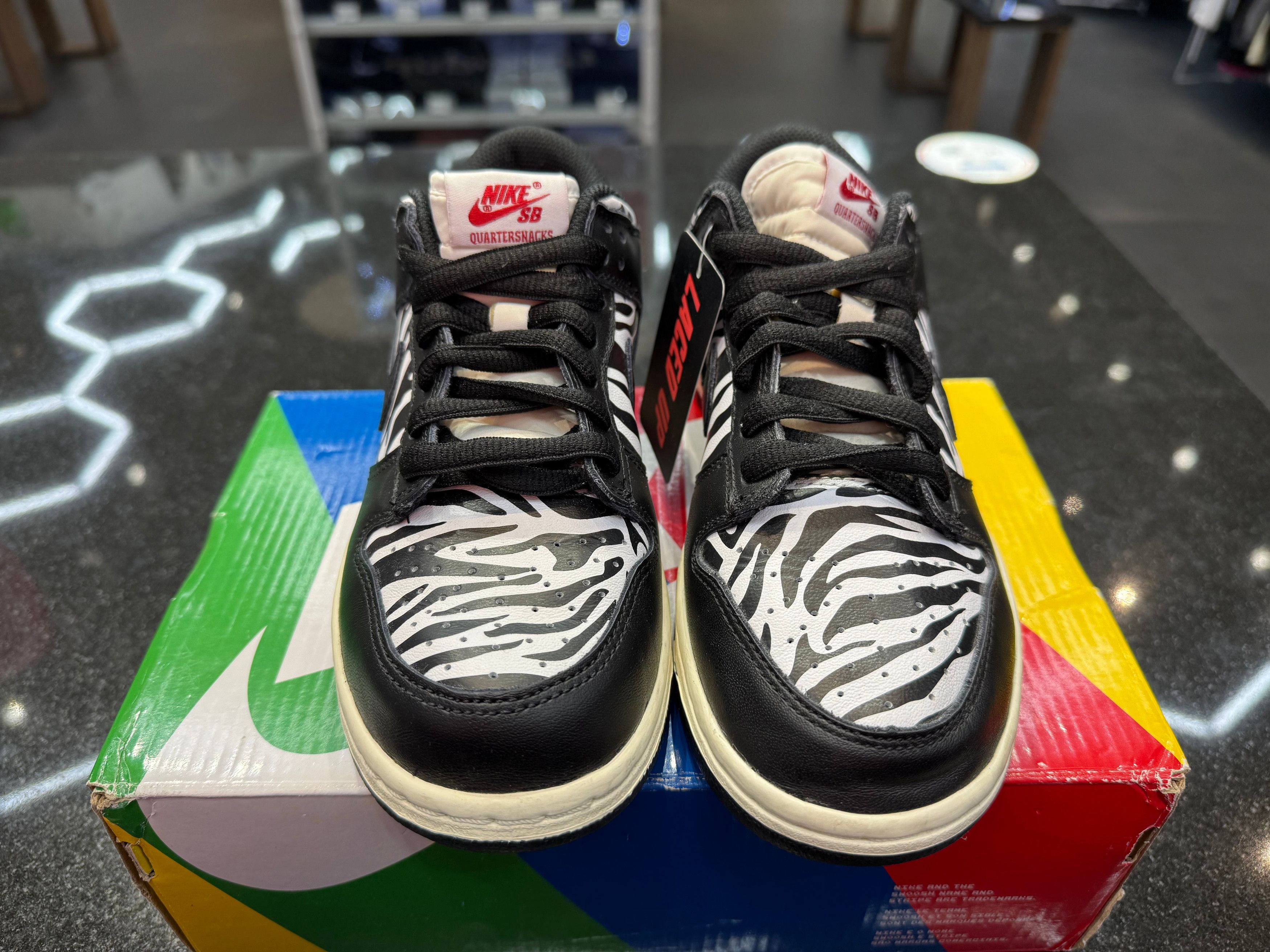 Nike PRE OWNED Sb Dunk Low “Quatersnacks Zebra” Size US 5.5 / EU 38 - 3 Thumbnail