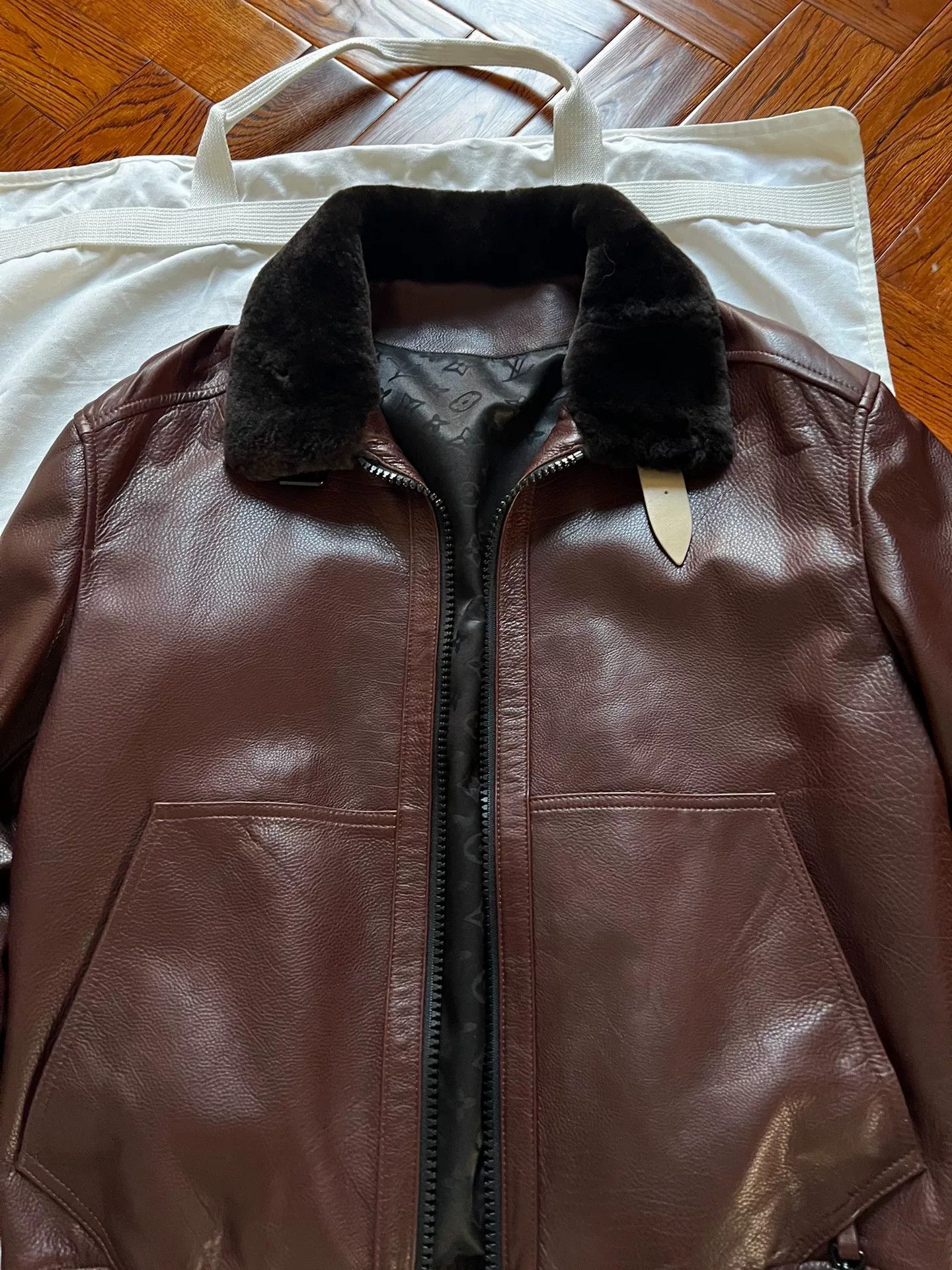 Louis Vuitton Louis Vuitton Leather Jacket with Fur Collar Size US M / EU 48-50 / 2 - 2 Thumbnail