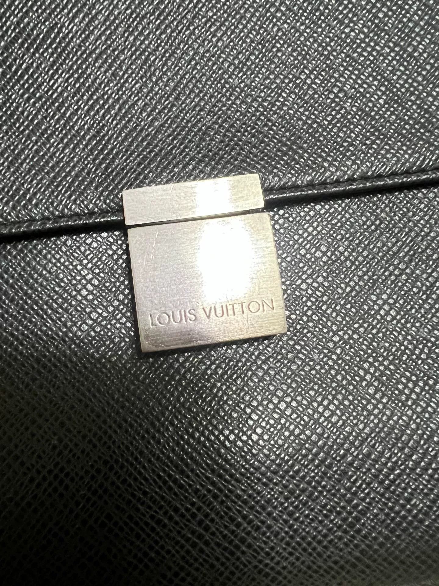 Louis Vuitton Louis Vuitton Men's Leather Handbag Size ONE SIZE - 2 Thumbnail