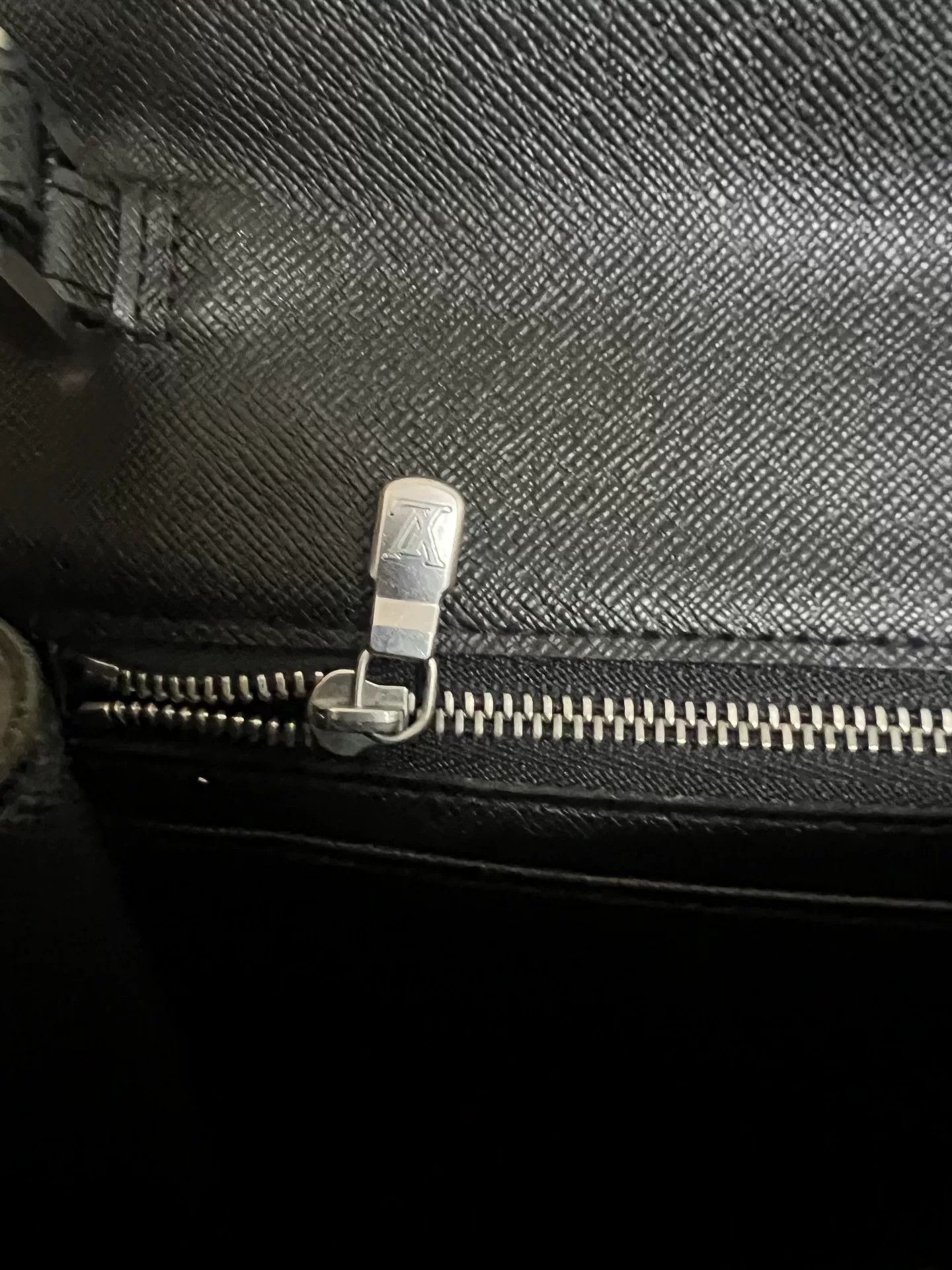 Louis Vuitton Louis Vuitton Men's Leather Handbag Size ONE SIZE - 6 Thumbnail