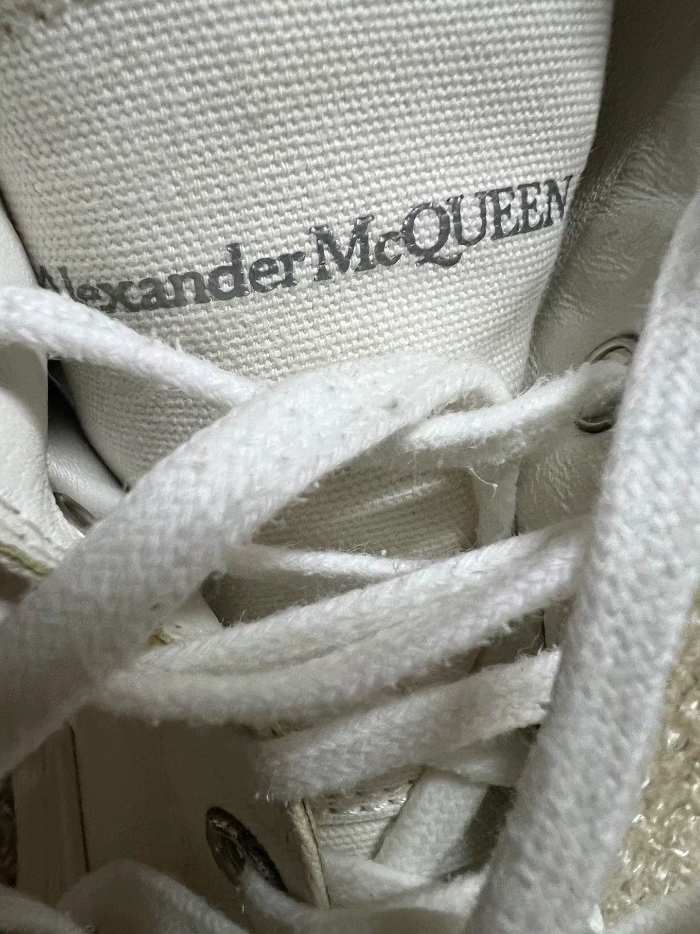 Alexander McQueen Alexander McQueen Men's White Dad Shoes Size US 6 / EU 39 - 7 Thumbnail
