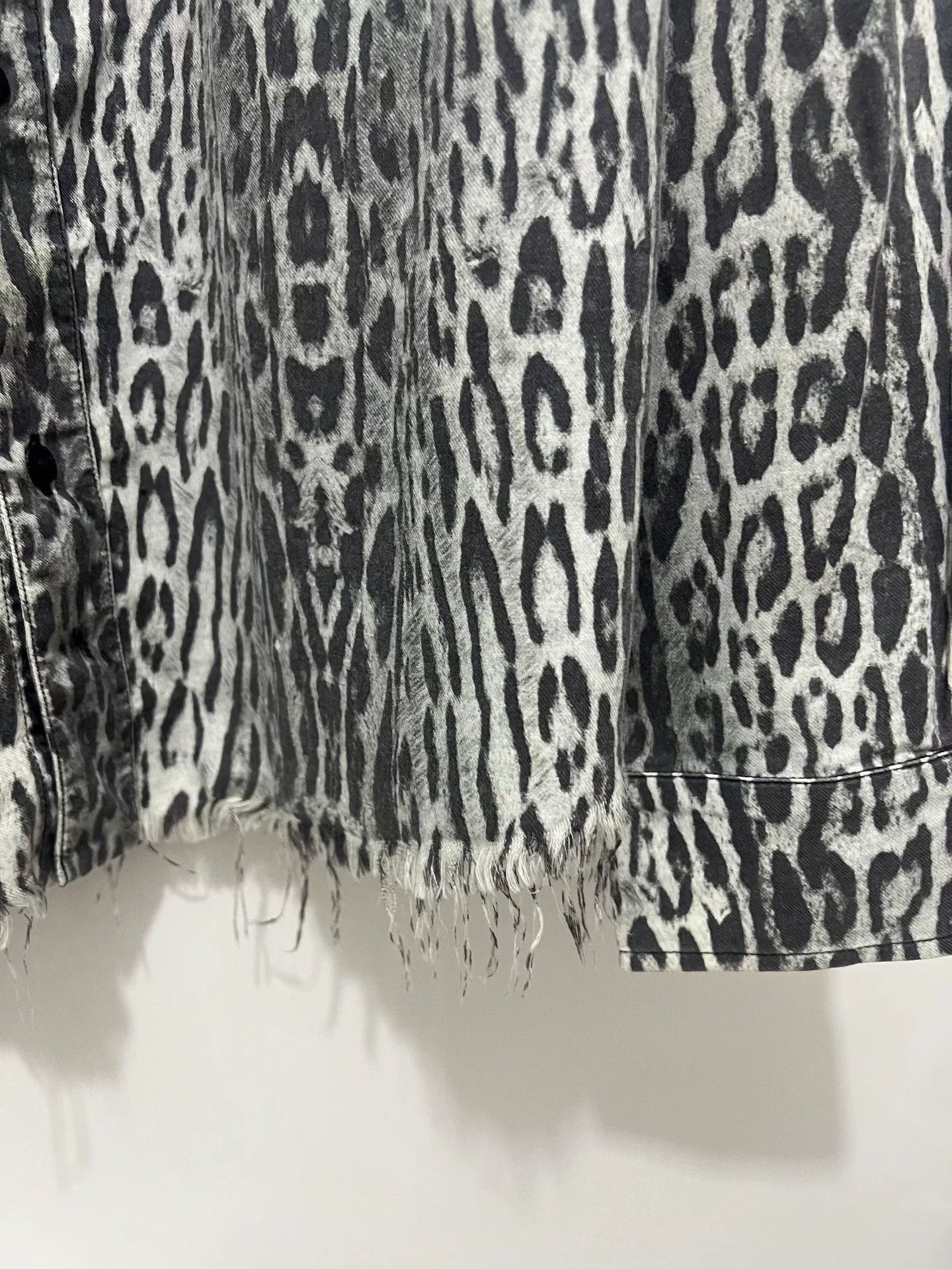 Amiri Amiri Men's Leopard Print Casual Shirt Size US M / EU 48-50 / 2 - 2 Thumbnail