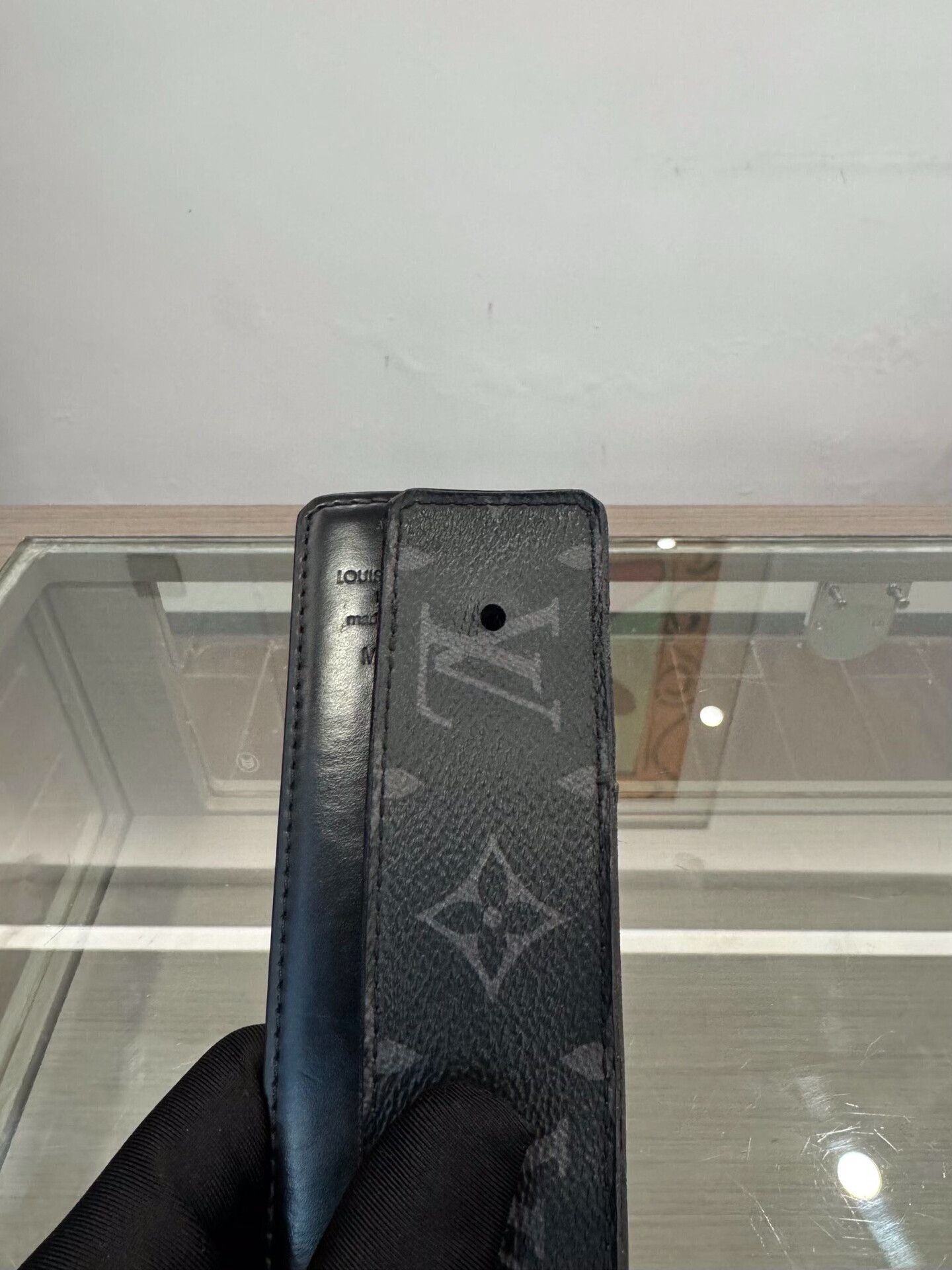 Louis Vuitton Louis Vuitton Initiales Black Gray Belt Size ONE SIZE - 8 Thumbnail