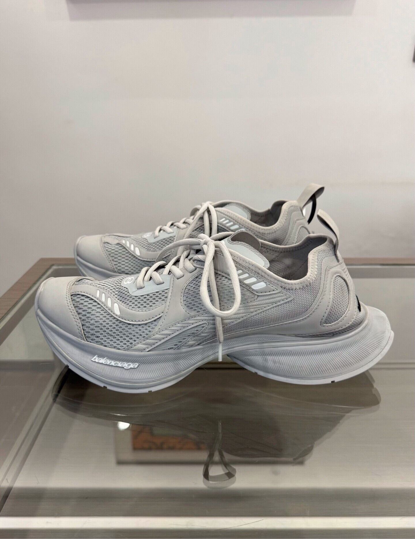 Balenciaga Balenciaga Circuit Men's Gray Sneakers Size US 8 / EU 41 - 4 Thumbnail