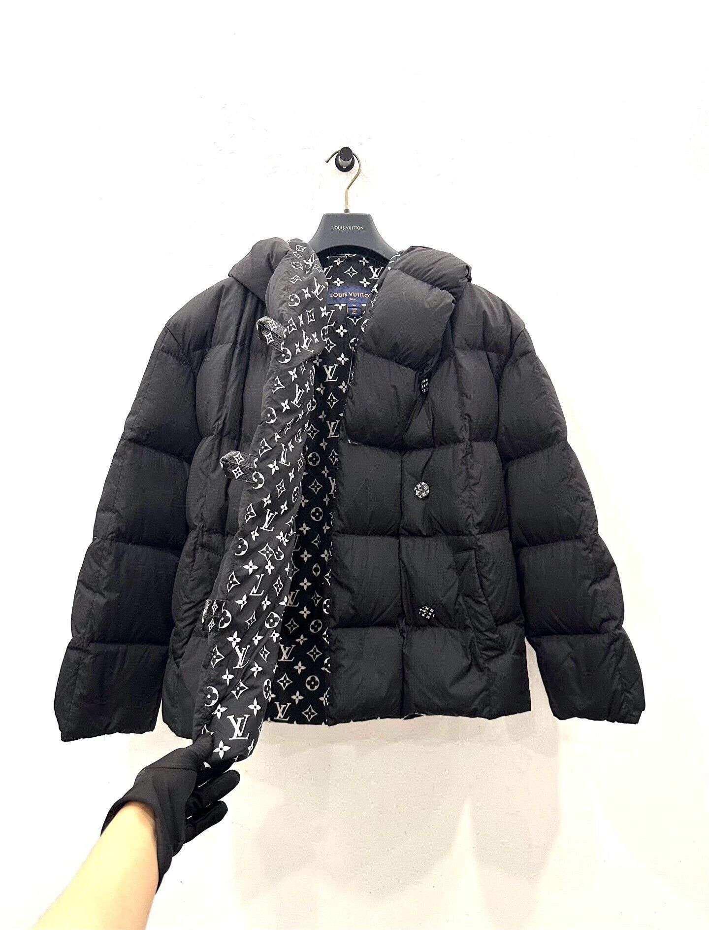 Louis Vuitton Louis Vuitton Capsule Women's Black Monogram Down Jacket Size XS / US 0-2 / IT 36-38 - 4 Thumbnail