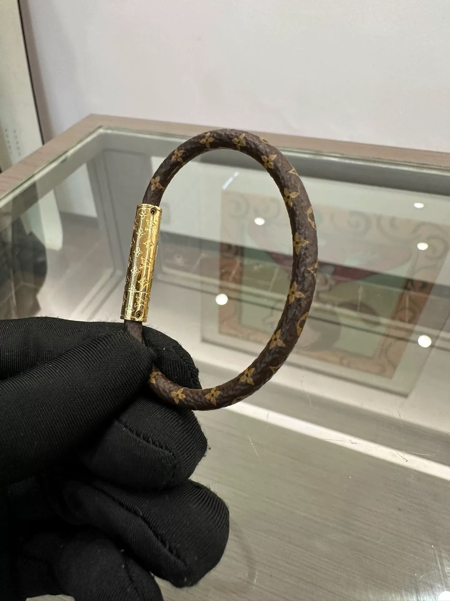 Louis Vuitton Louis Vuitton Vintage Monogram Brown Brass Bracelet Size ONE SIZE - 3 Thumbnail