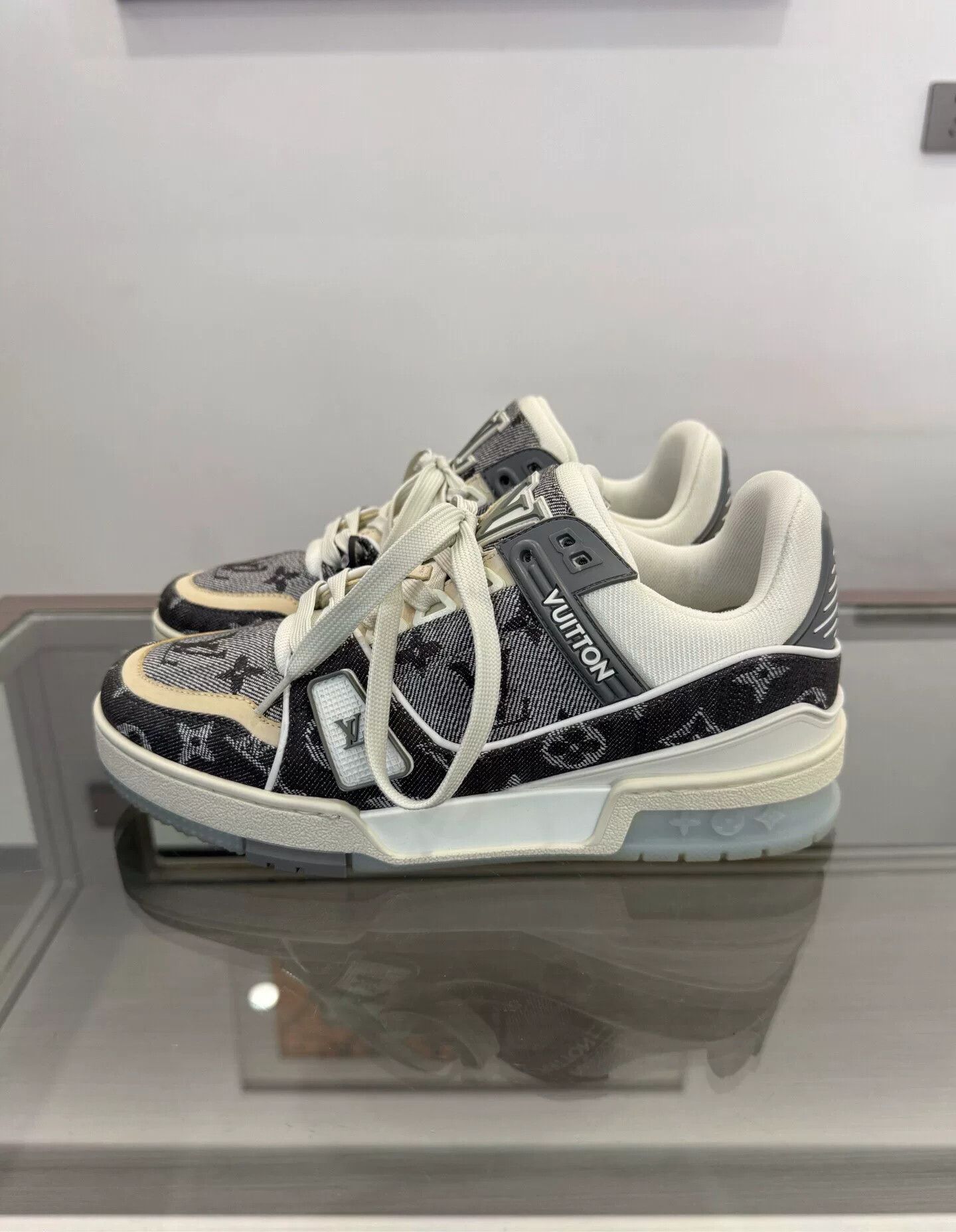 Louis Vuitton Louis Vuitton Trainer Women's Sneakers Size US 6.5 / IT 36.5 - 4 Thumbnail