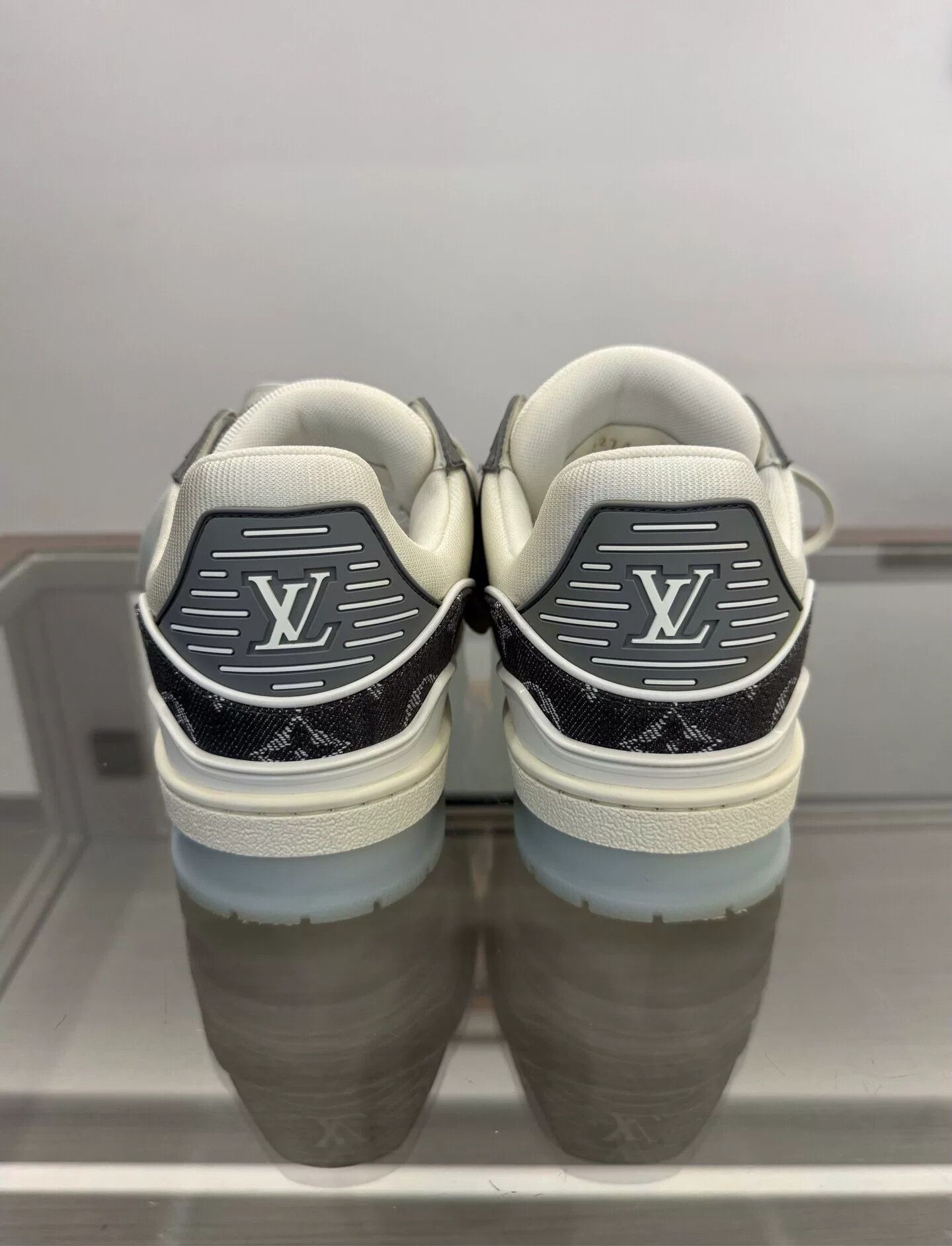 Louis Vuitton Louis Vuitton Trainer Women's Sneakers Size US 6.5 / IT 36.5 - 5 Thumbnail