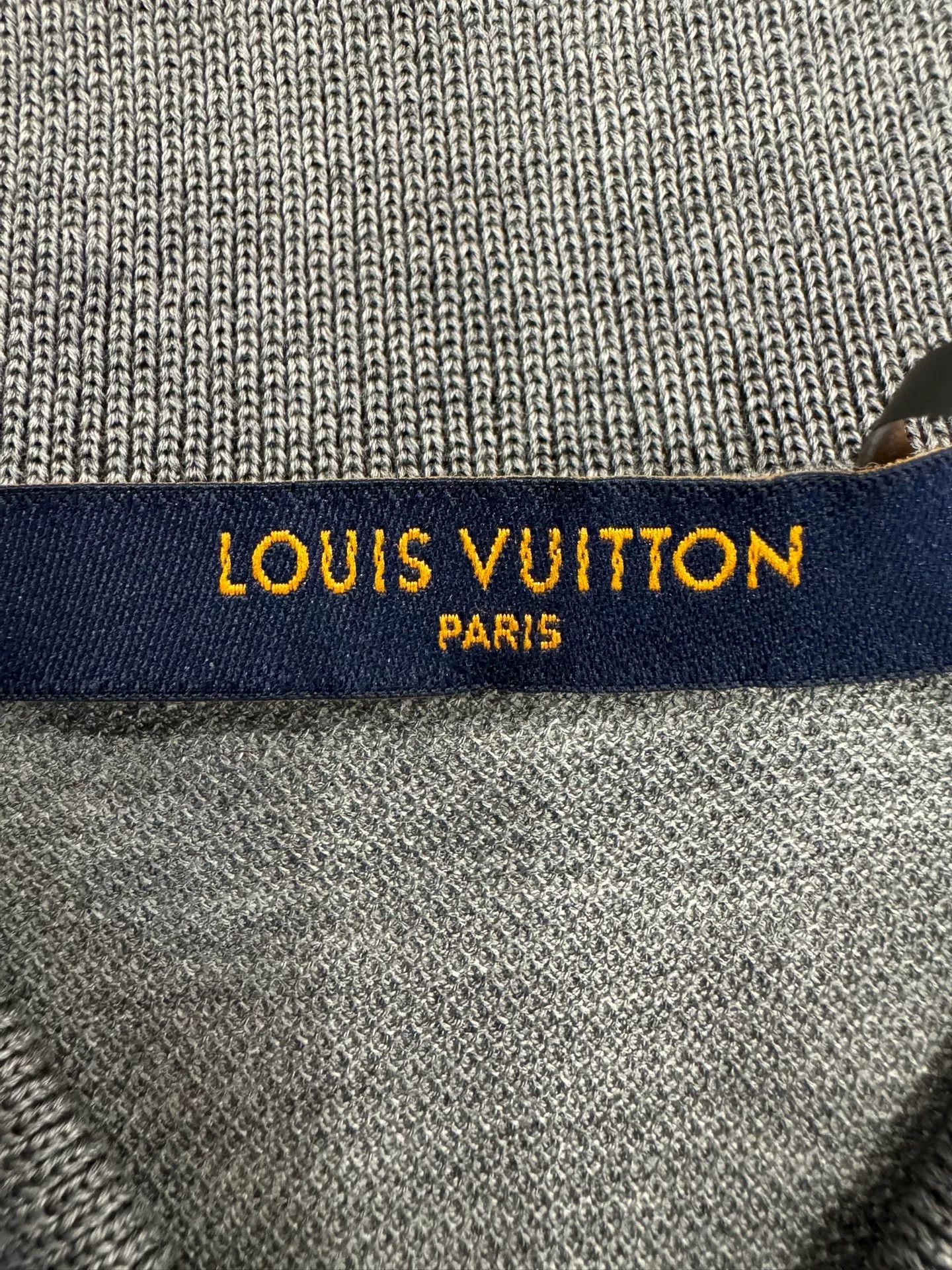 Louis Vuitton LV Men's Gray Logo Short Sleeve Tee S Size US S / EU 44-46 / 1 - 5 Thumbnail